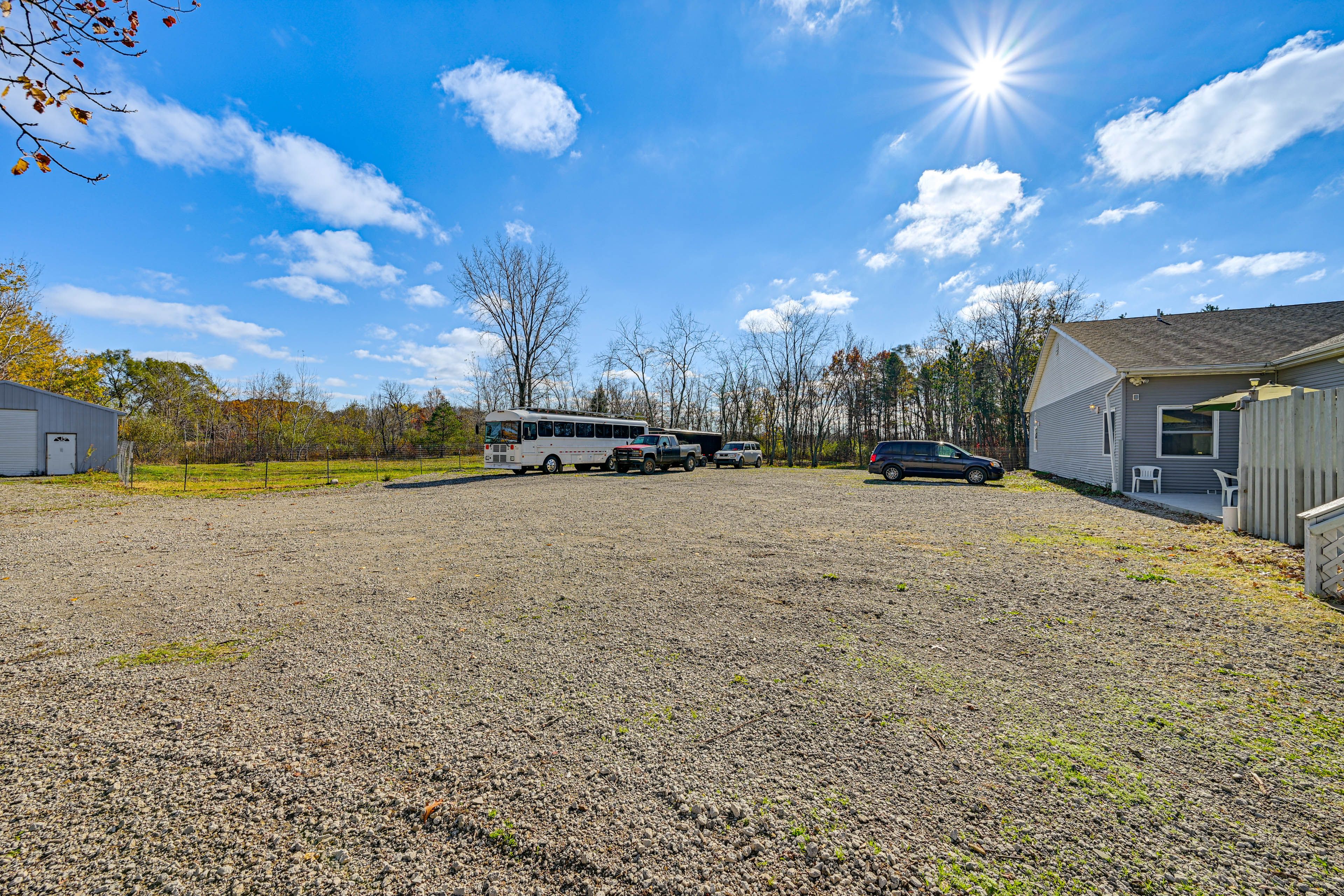 Parking | Driveway (40+ Vehicles) | RV/Trailer Parking (Upon Request)