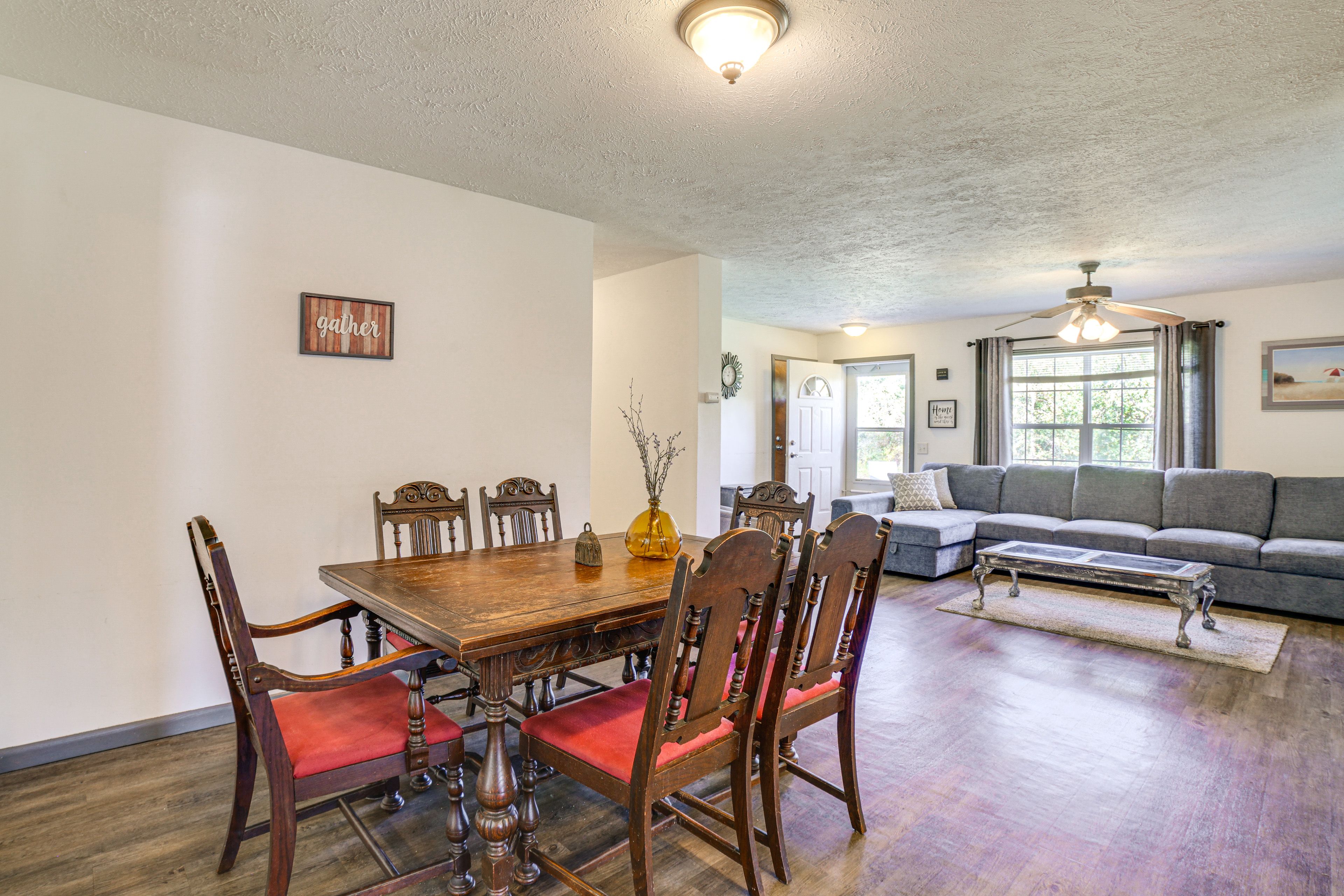 Dining Area | Dishware & Flatware