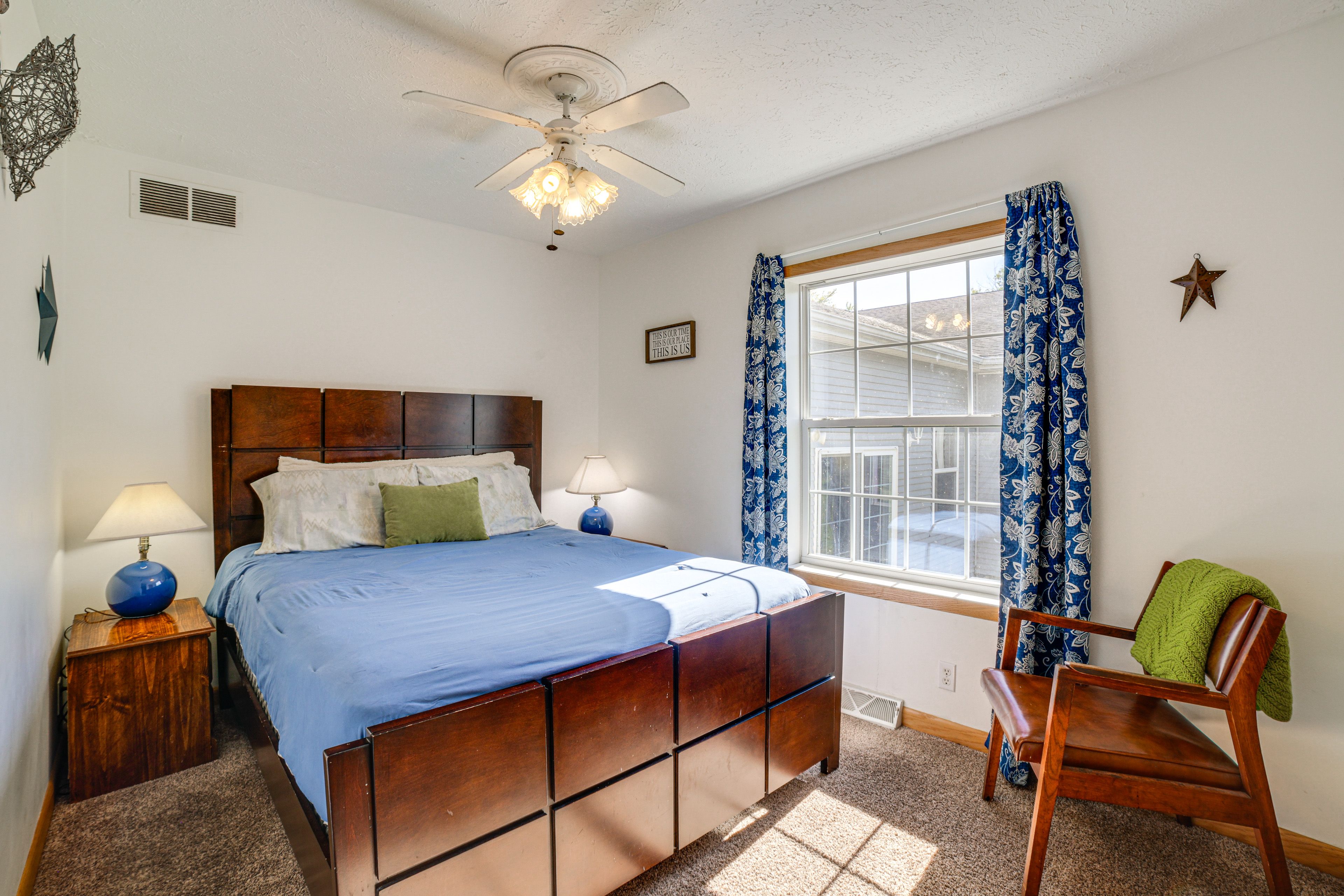 Bedroom 2 | King Bed