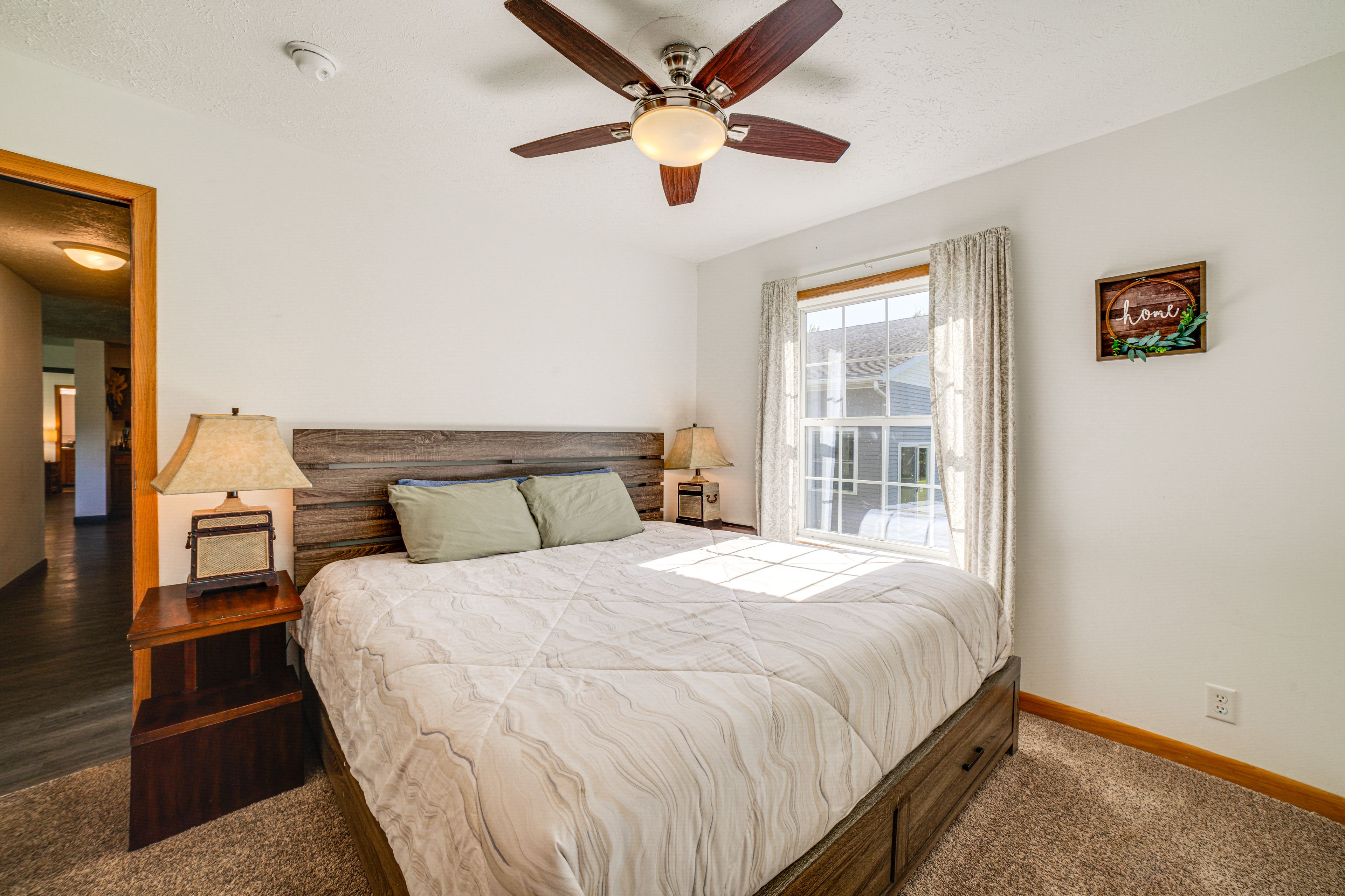 Bedroom 3 | Queen Bed