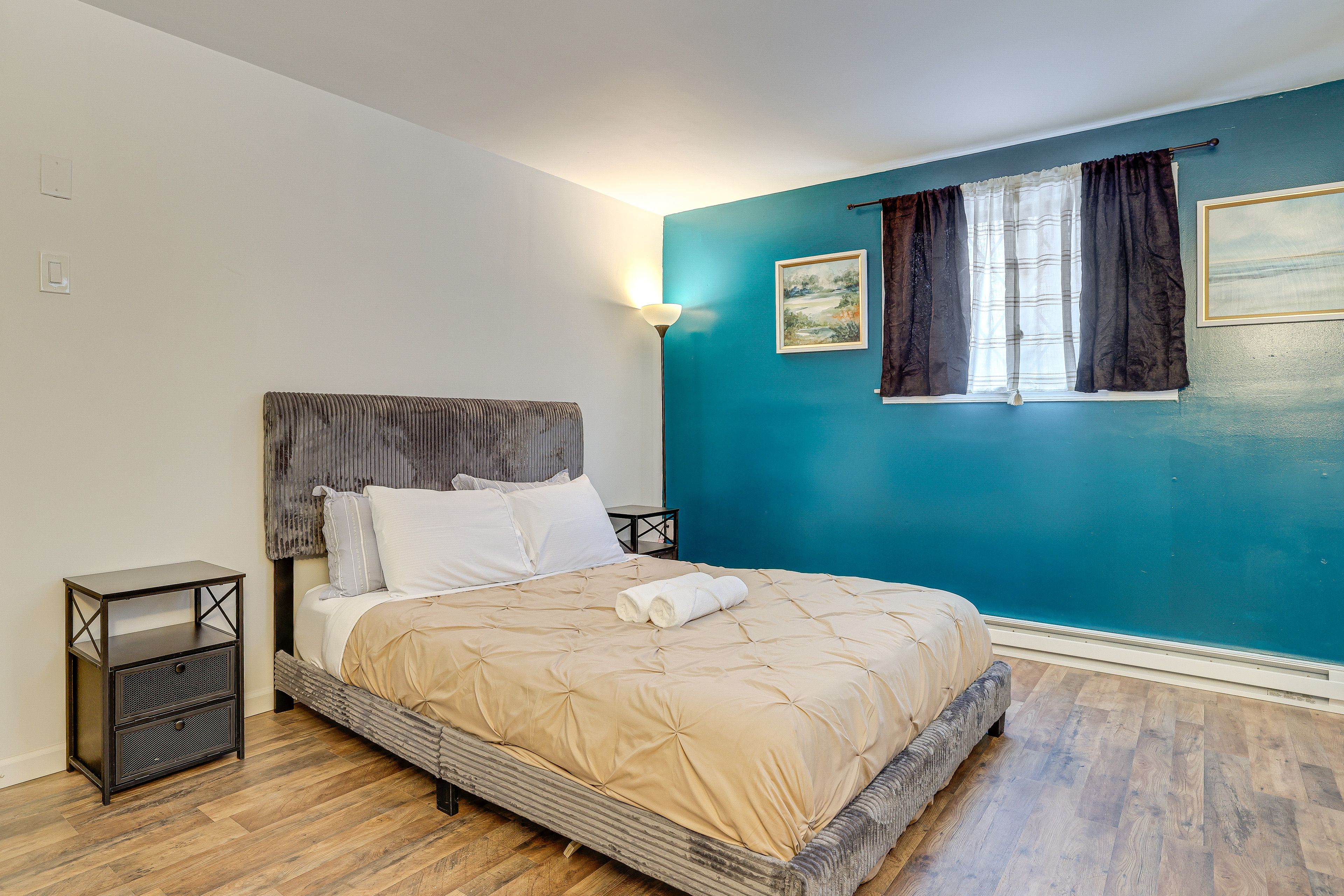 Bedroom 1 | Queen Bed | Main Level