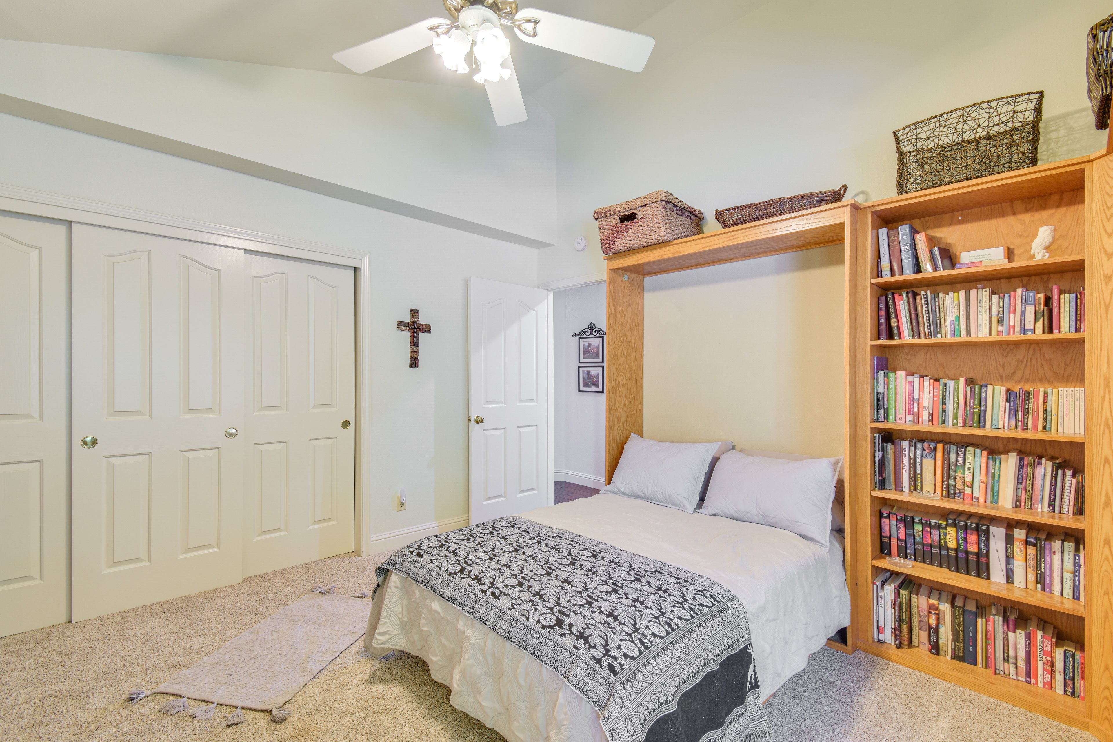 Bedroom 3 | Full Murphy Bed | Flat-Screen TV | Books