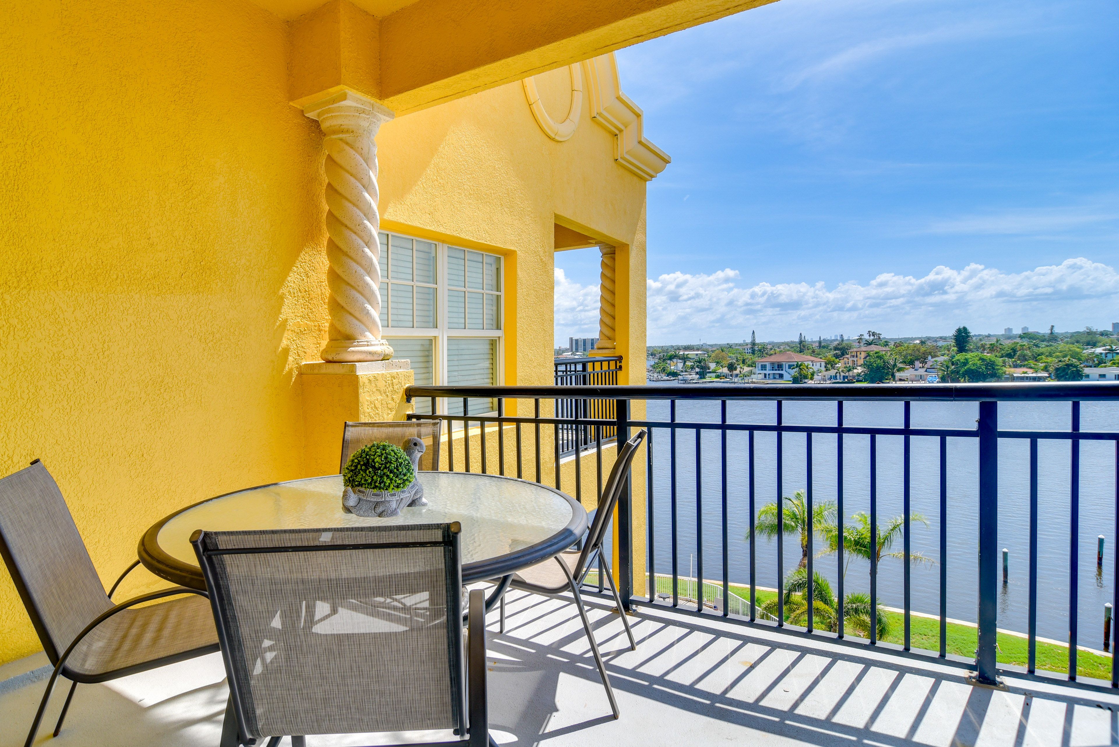 Private Balcony | Outdoor Dining Area