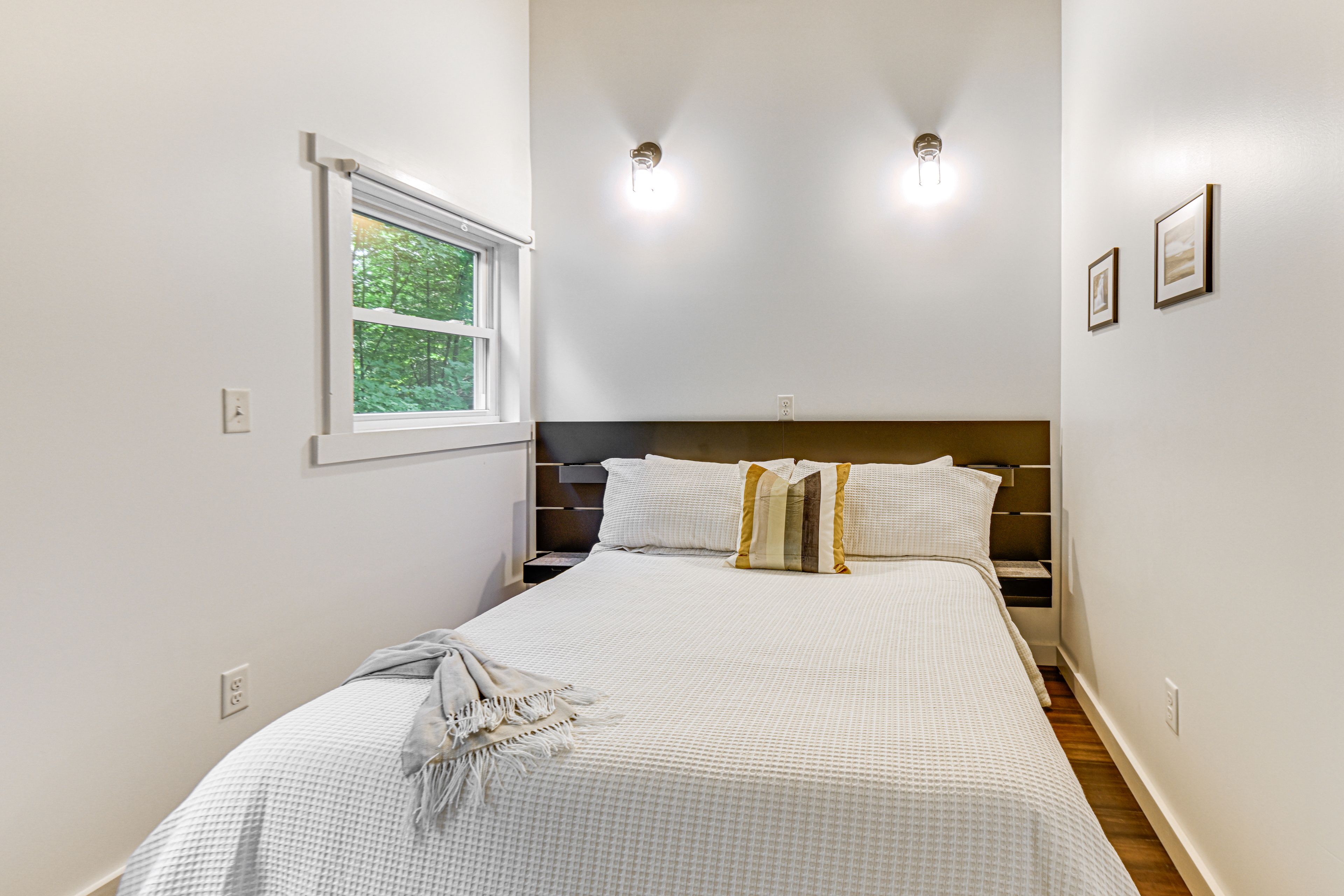 Bedroom 1 | Queen Bed | Linens Provided
