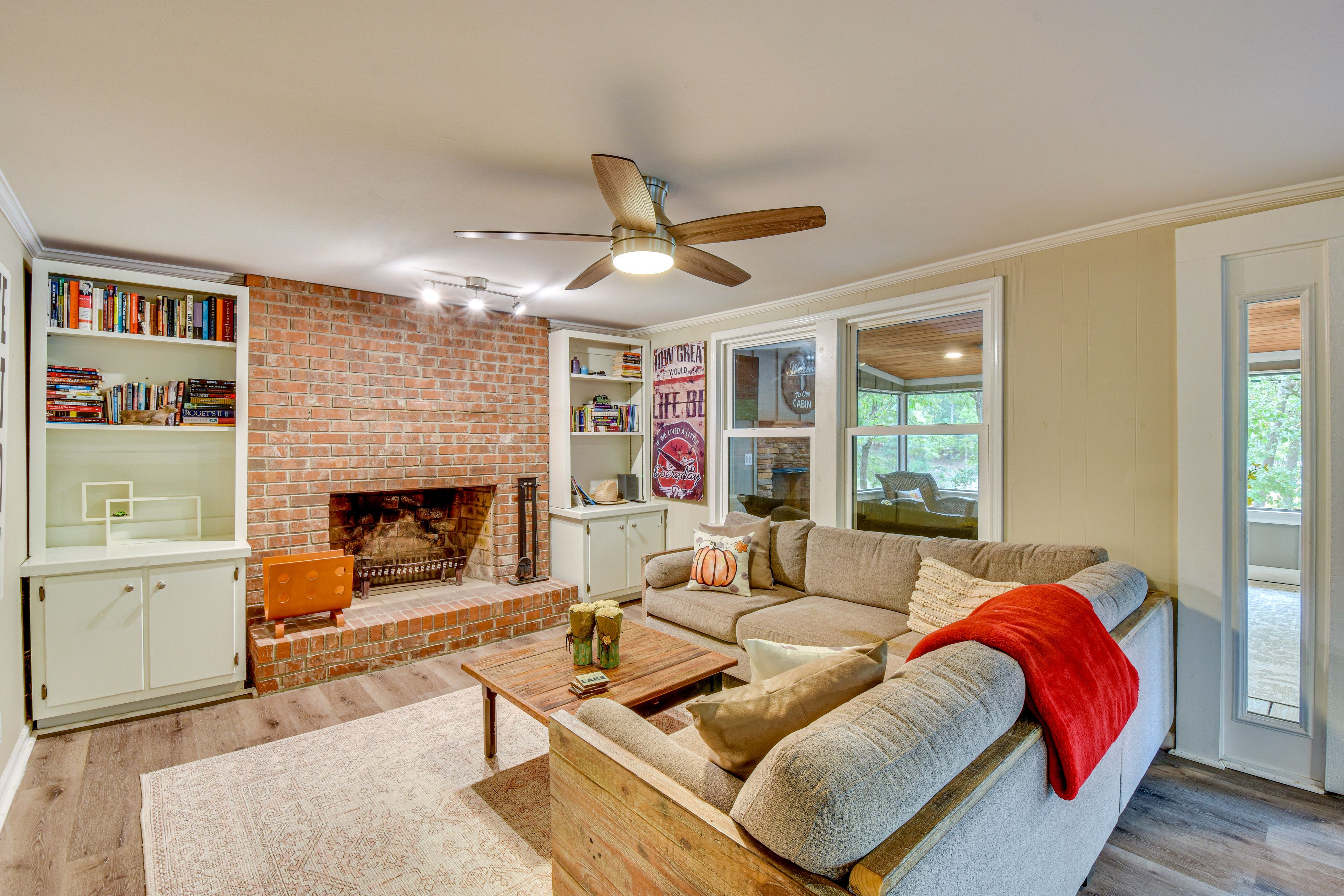 Living Room | Central A/C & Heating