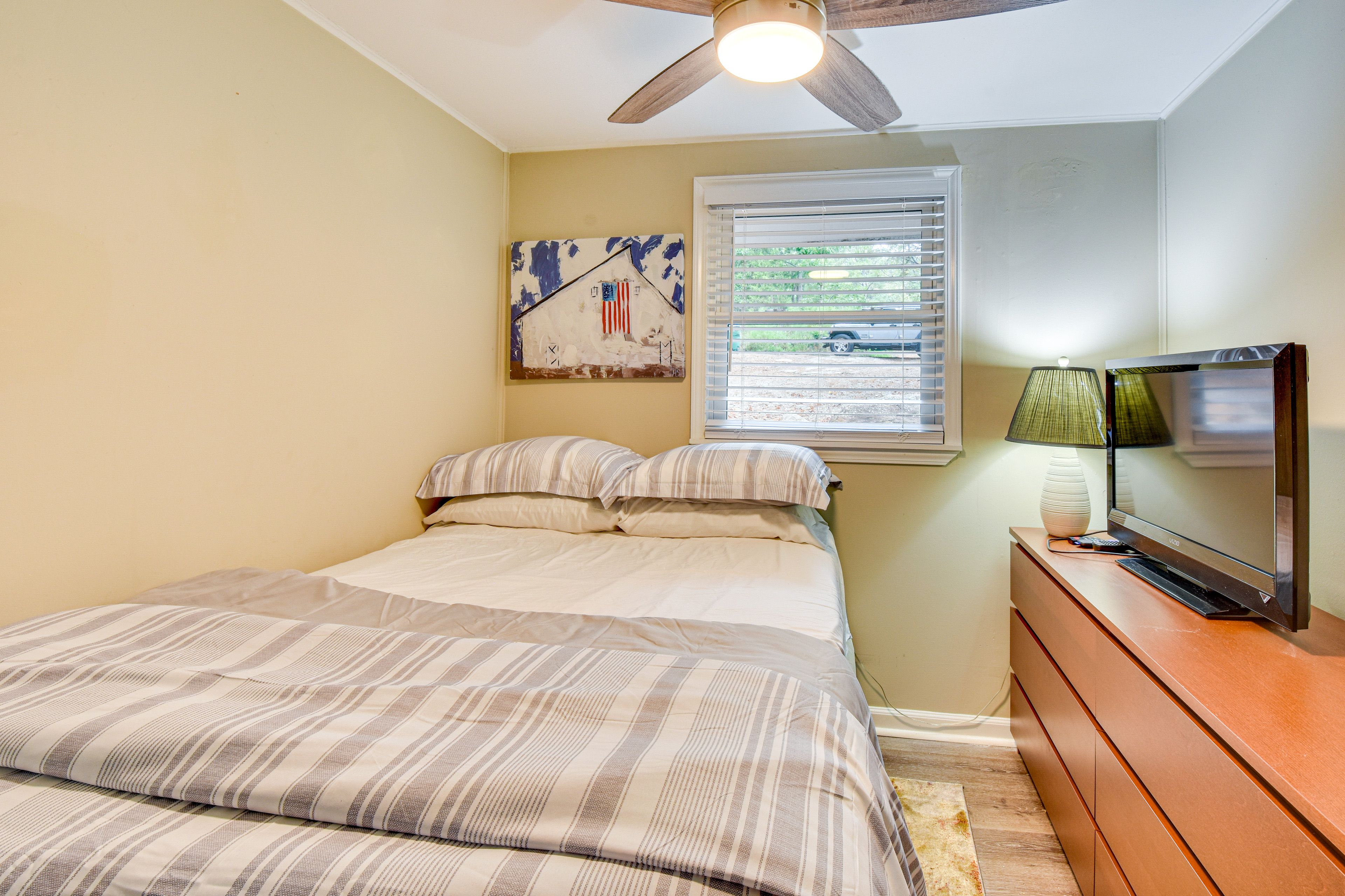 Bedroom 1 | Queen Bed | Linens Provided