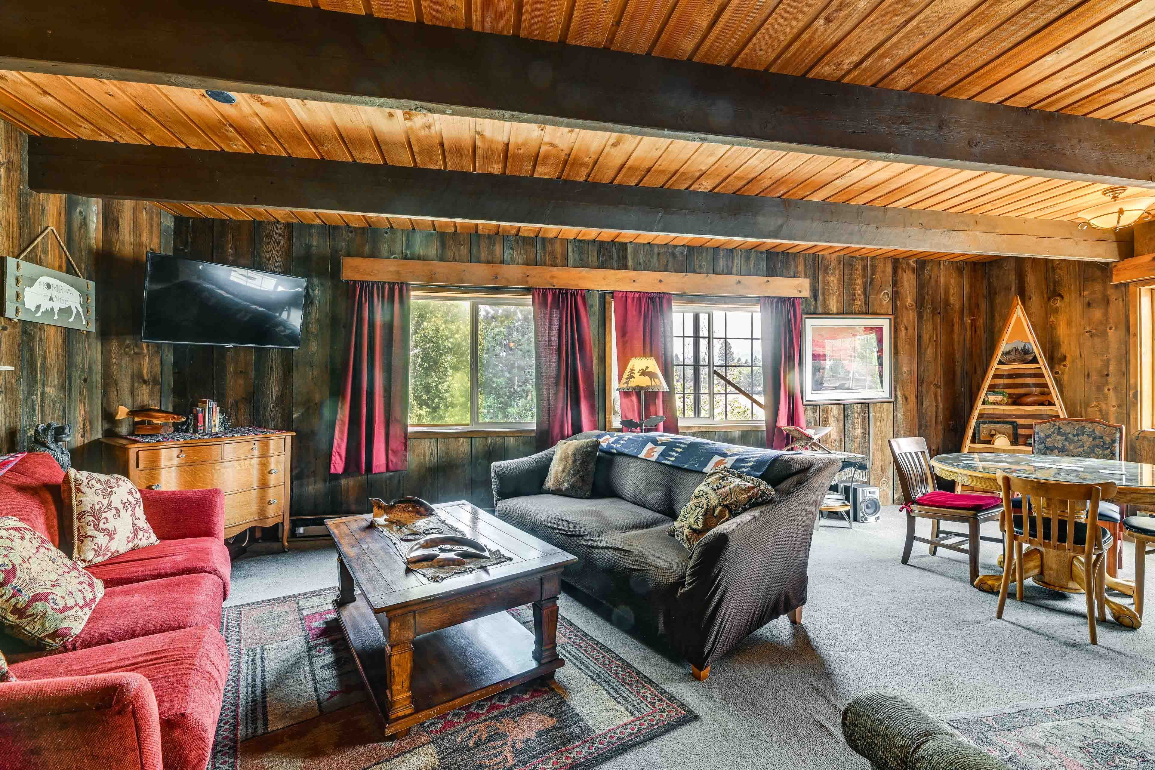 Living Room | Flat-Screen TV | Card Table | 2nd Floor