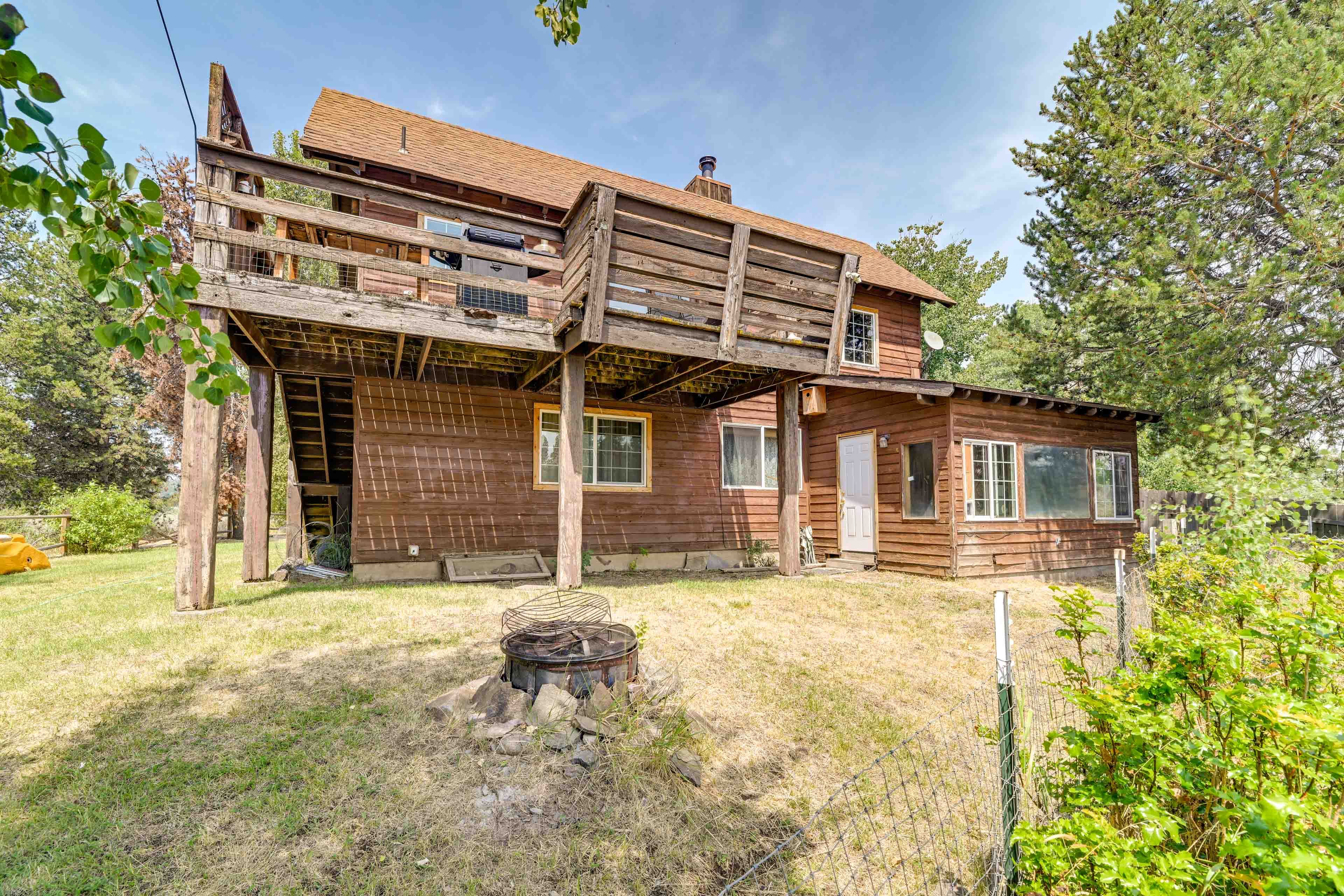 House Exterior | Fire Pit