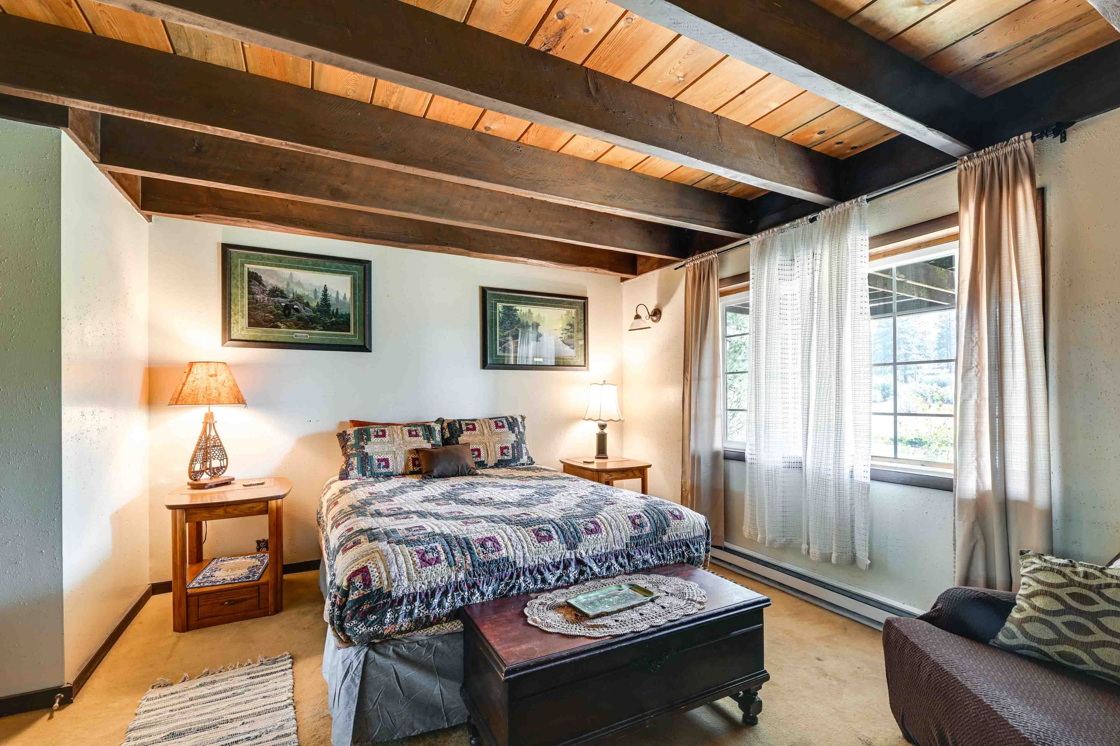 Bedroom 1 | King Bed | 1st Floor