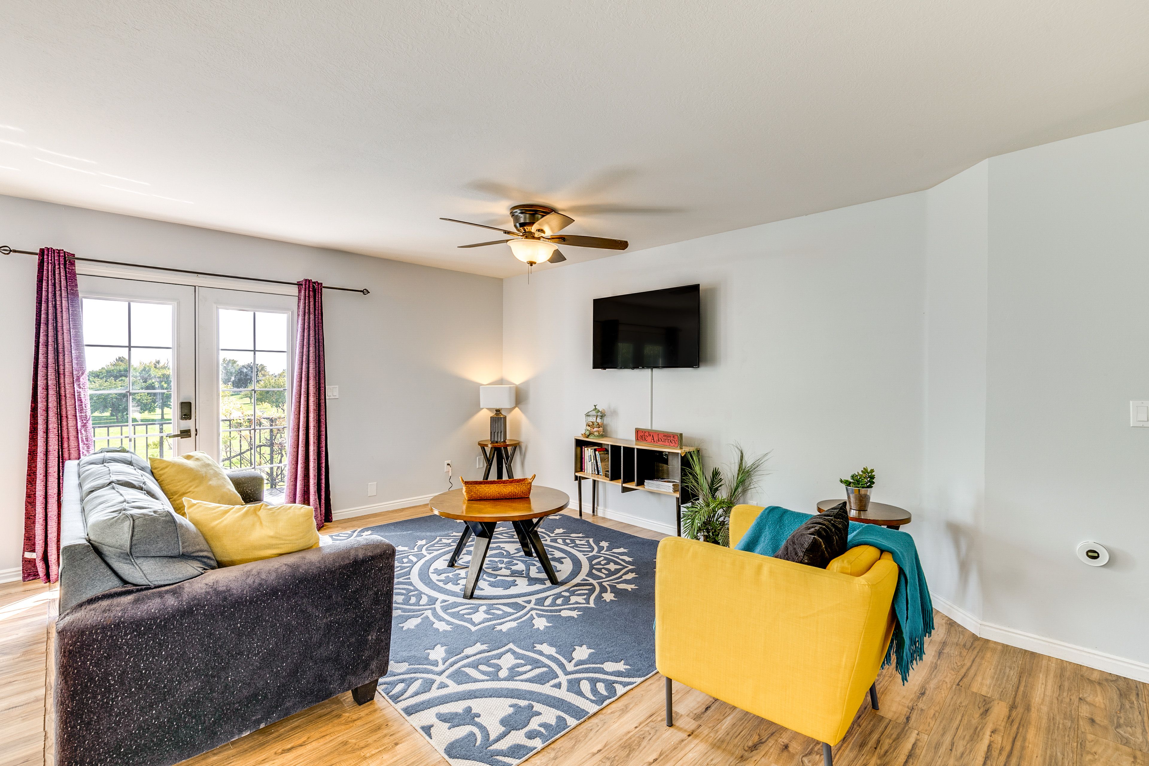 Living Room | Smart TV
