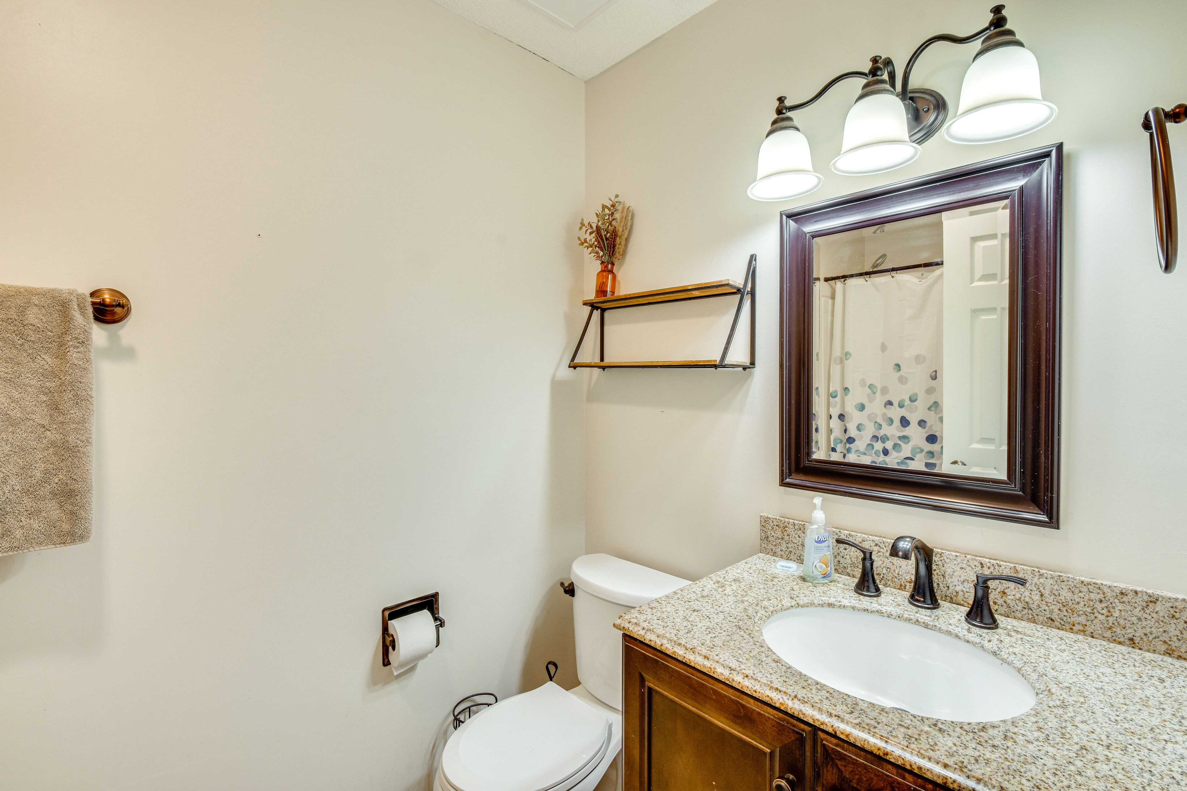 Full Bathroom