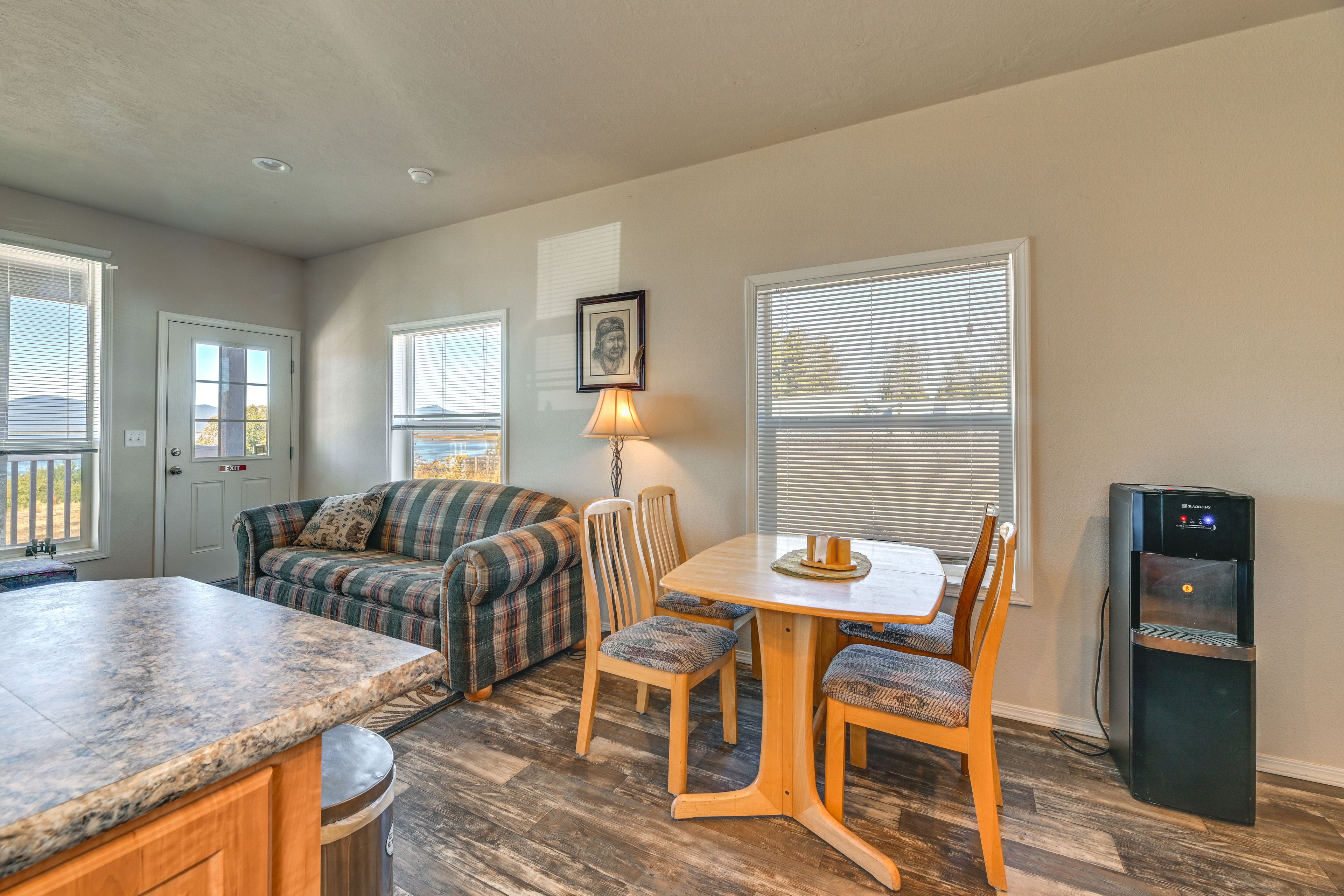 Dining Area | Dishware/Flatware