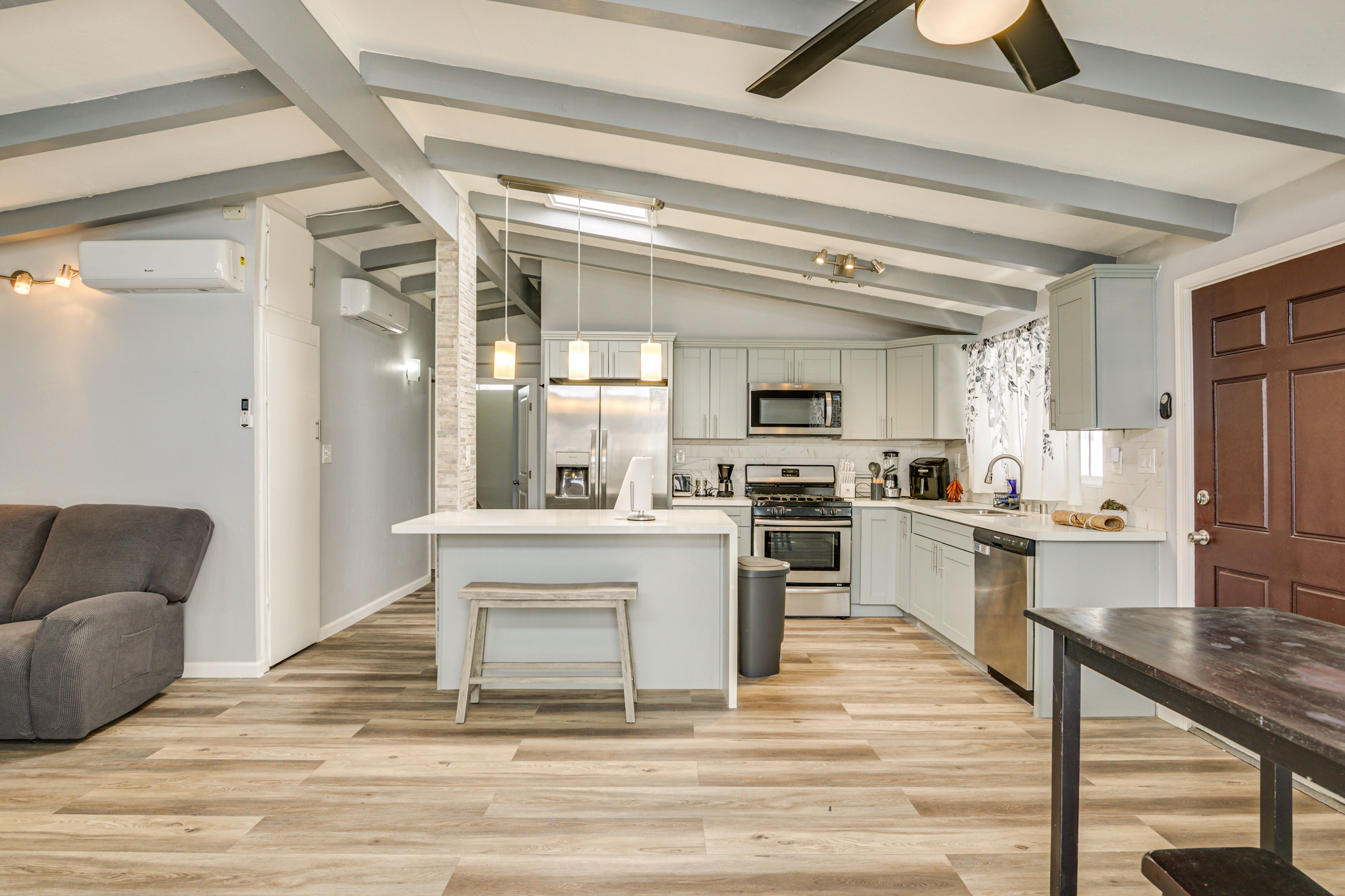 Kitchen | Breakfast Bar | Air Fryer