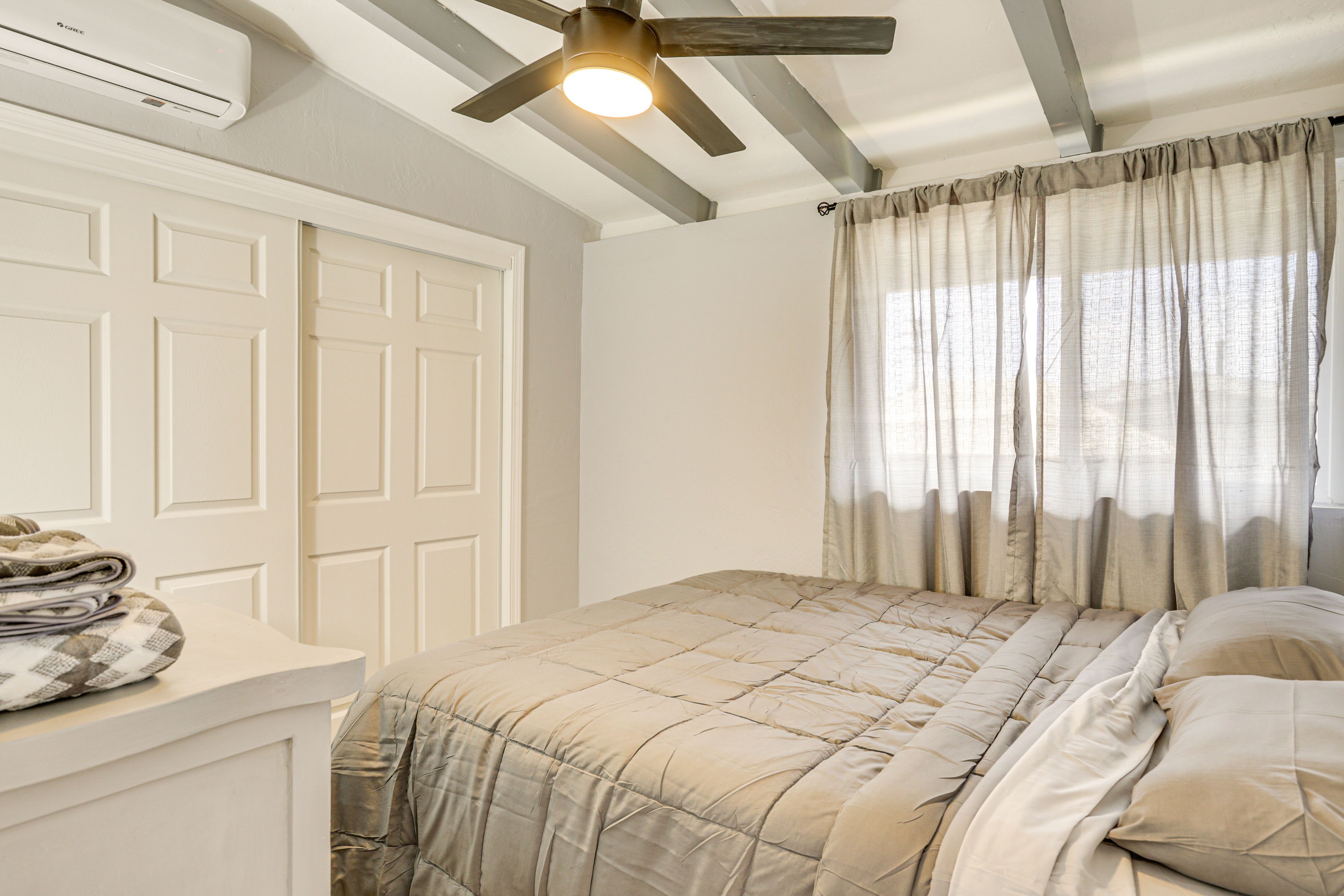 Bedroom 1 | Queen Bed | Beach Towels