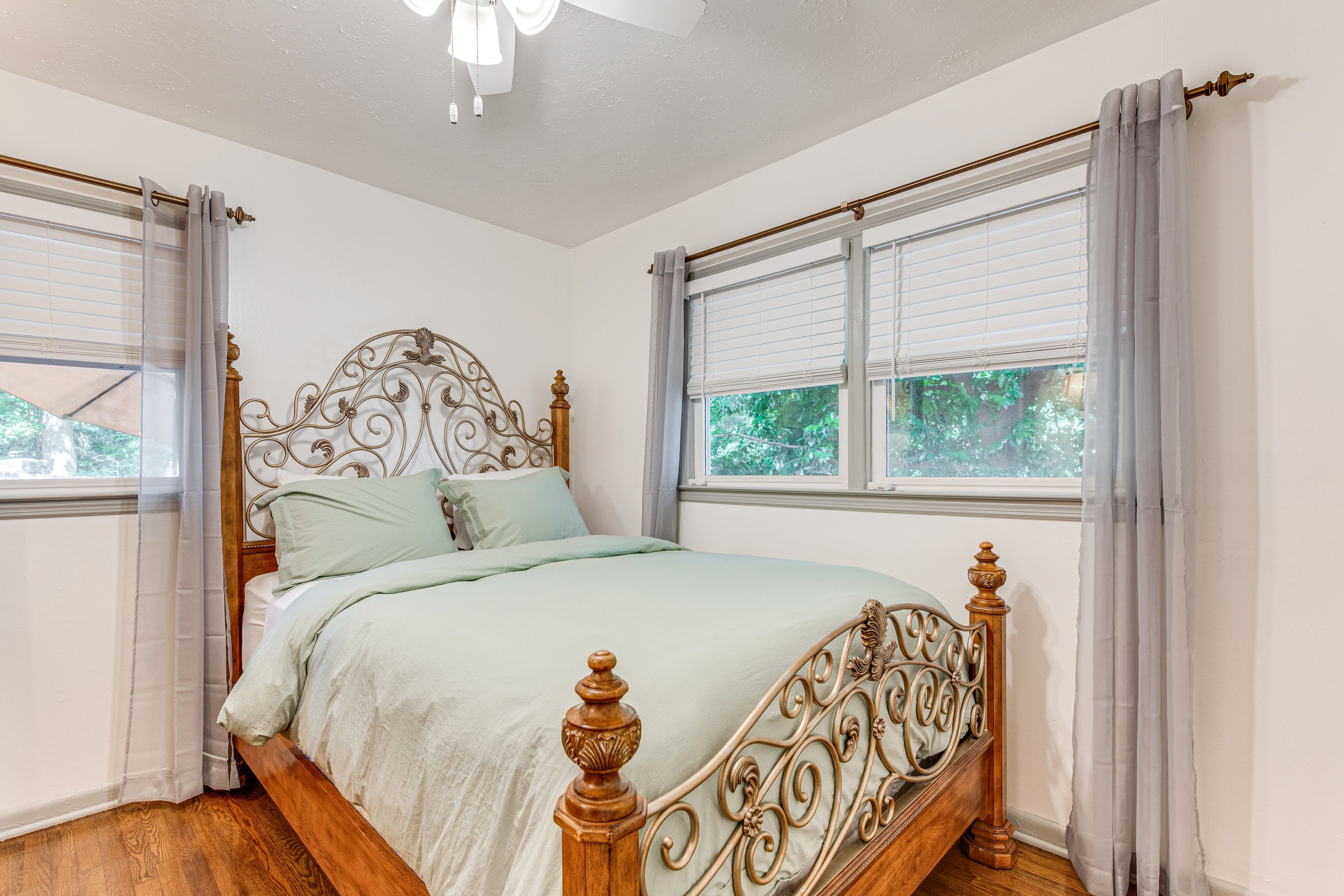 Bedroom 1 | Queen Bed | Linens Provided