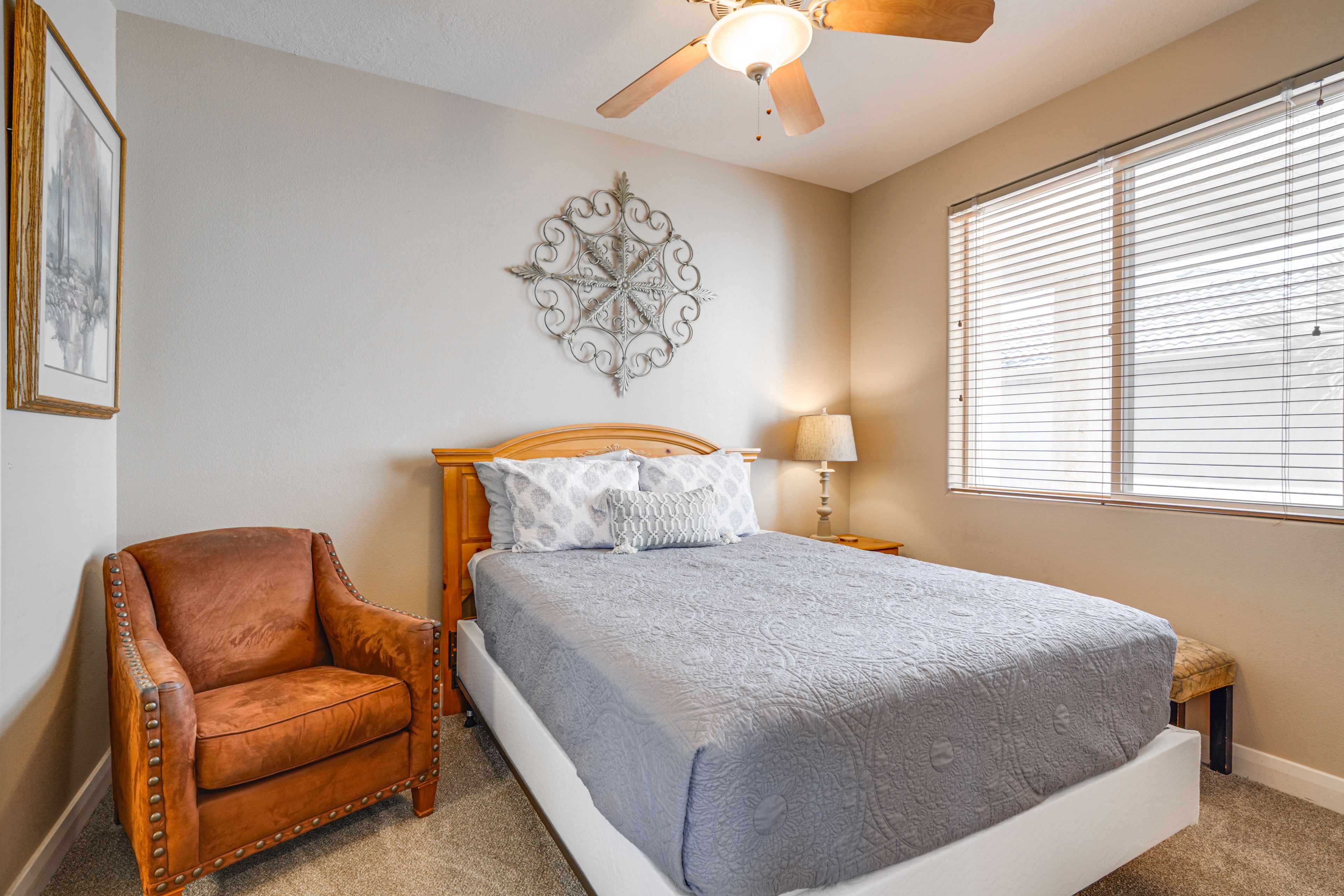 Bedroom 2 | Queen Bed