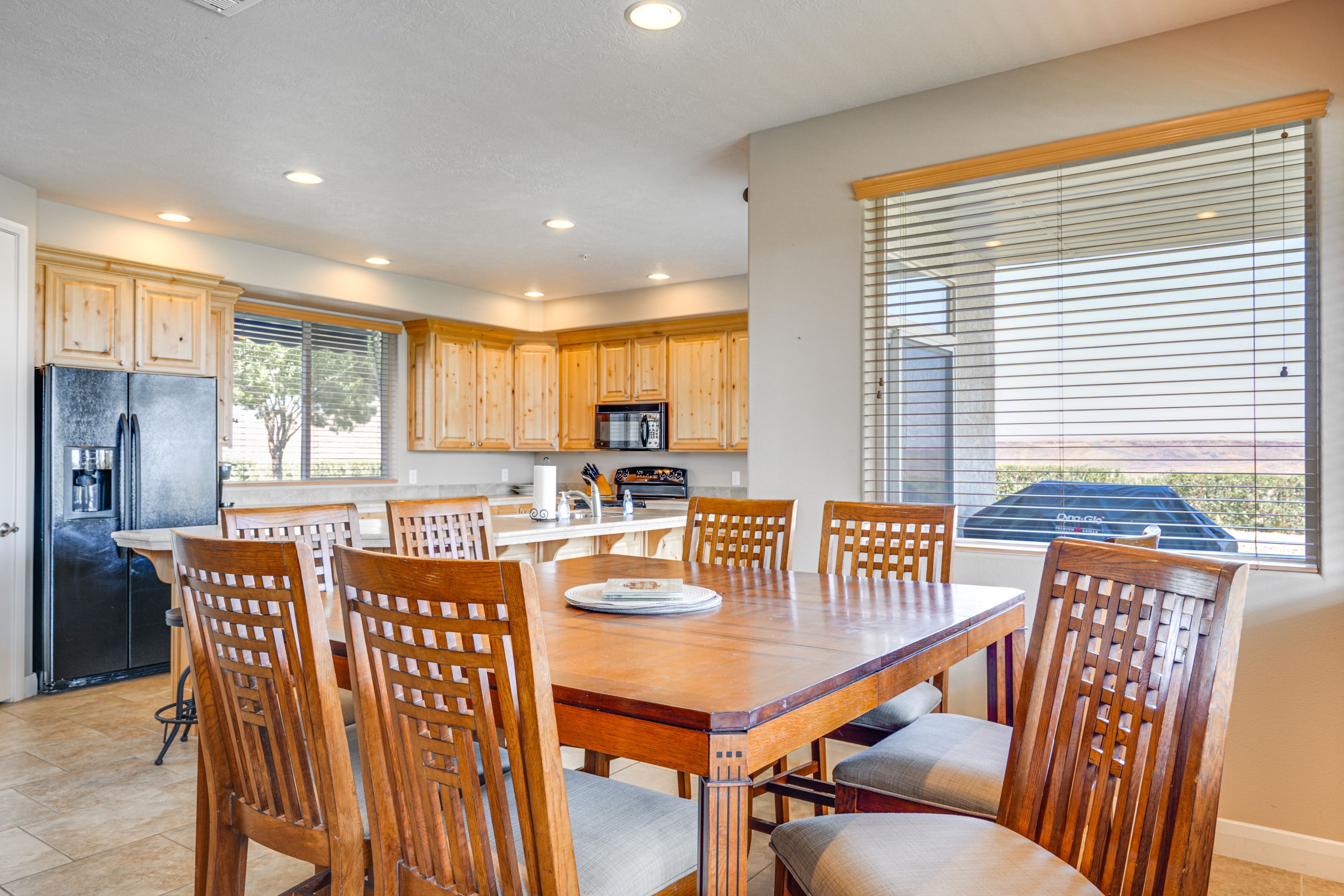 Dining Area | Dishware & Flatware