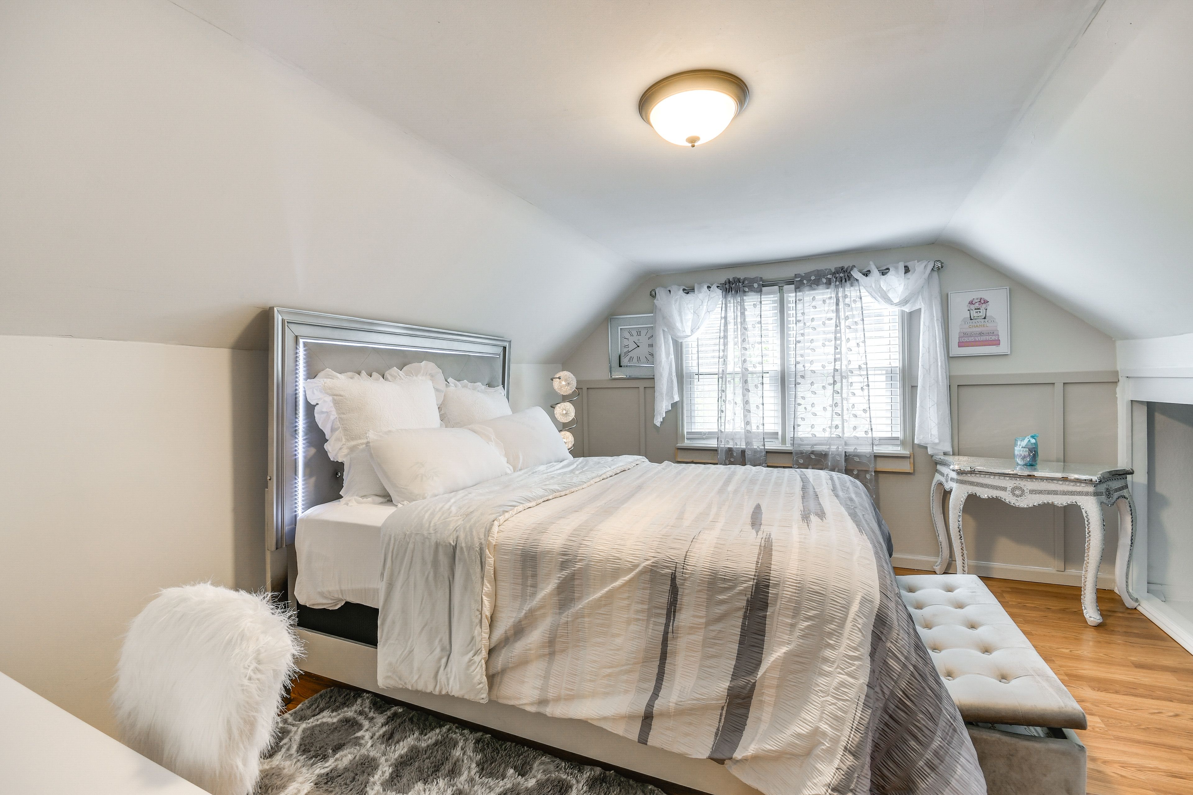 Bedroom 1 | Queen Bed | 2nd Floor