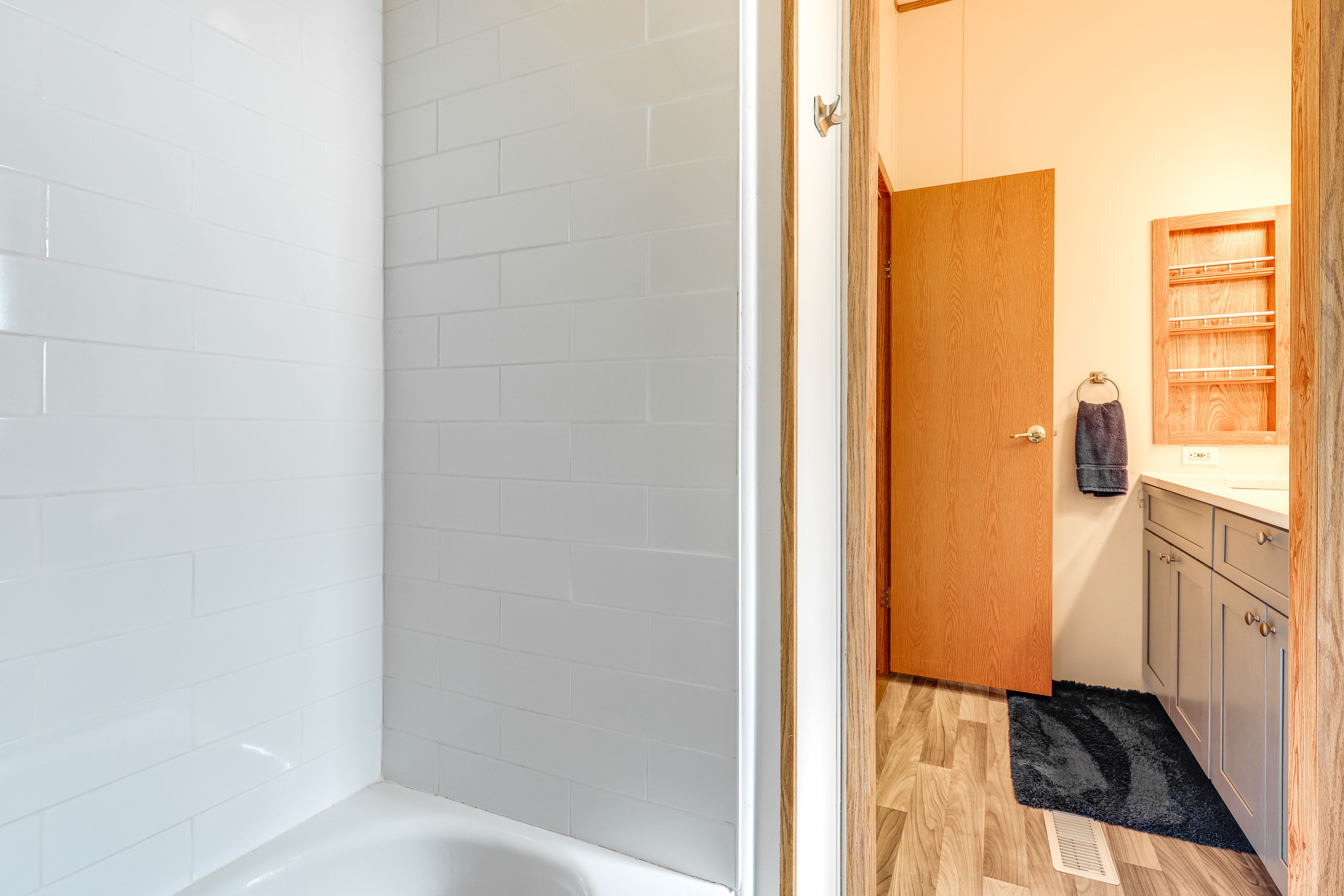 Full Bathroom | Complimentary Toiletries