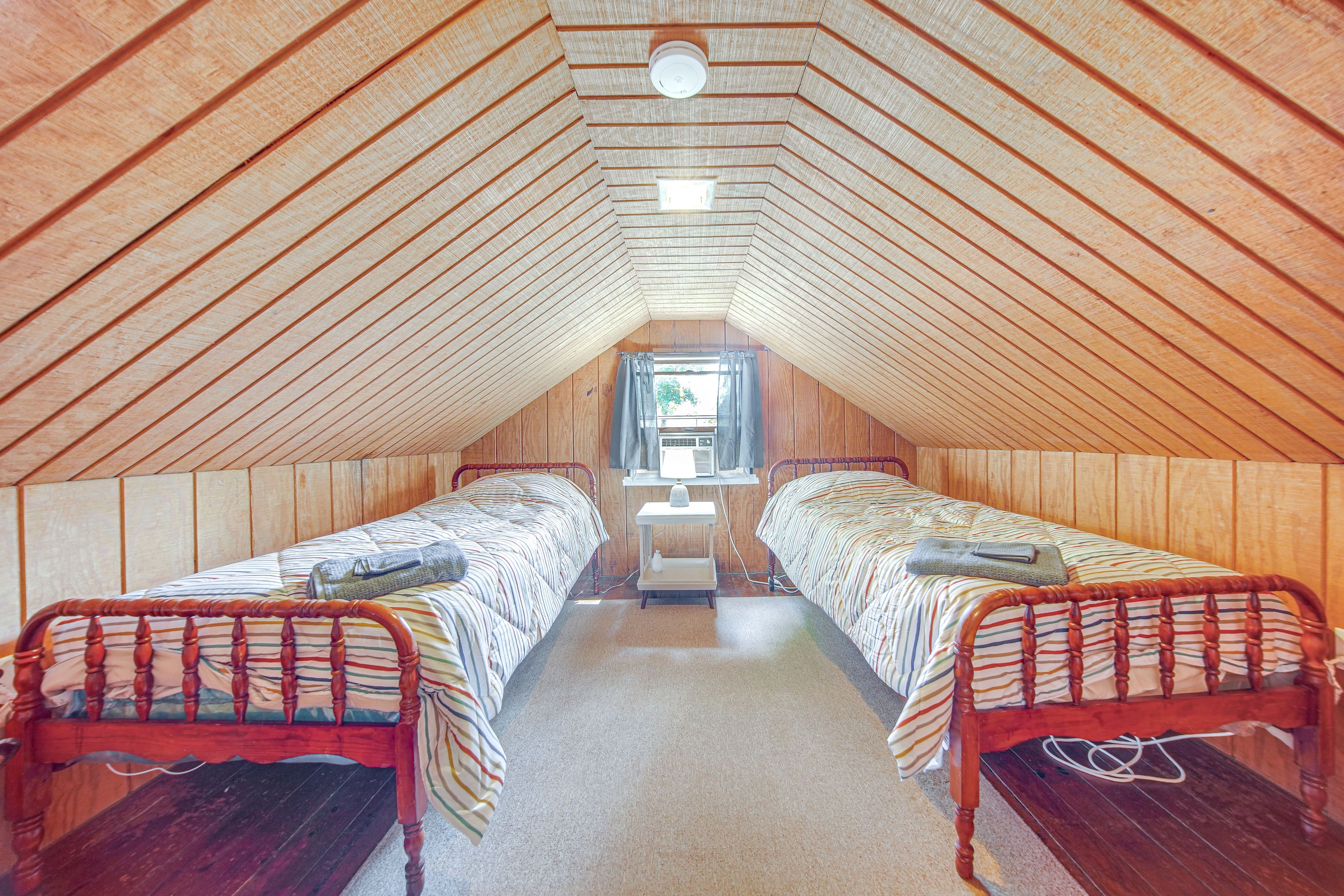 Bedroom 3 (Loft) | 2 Twin Beds | 2nd Floor