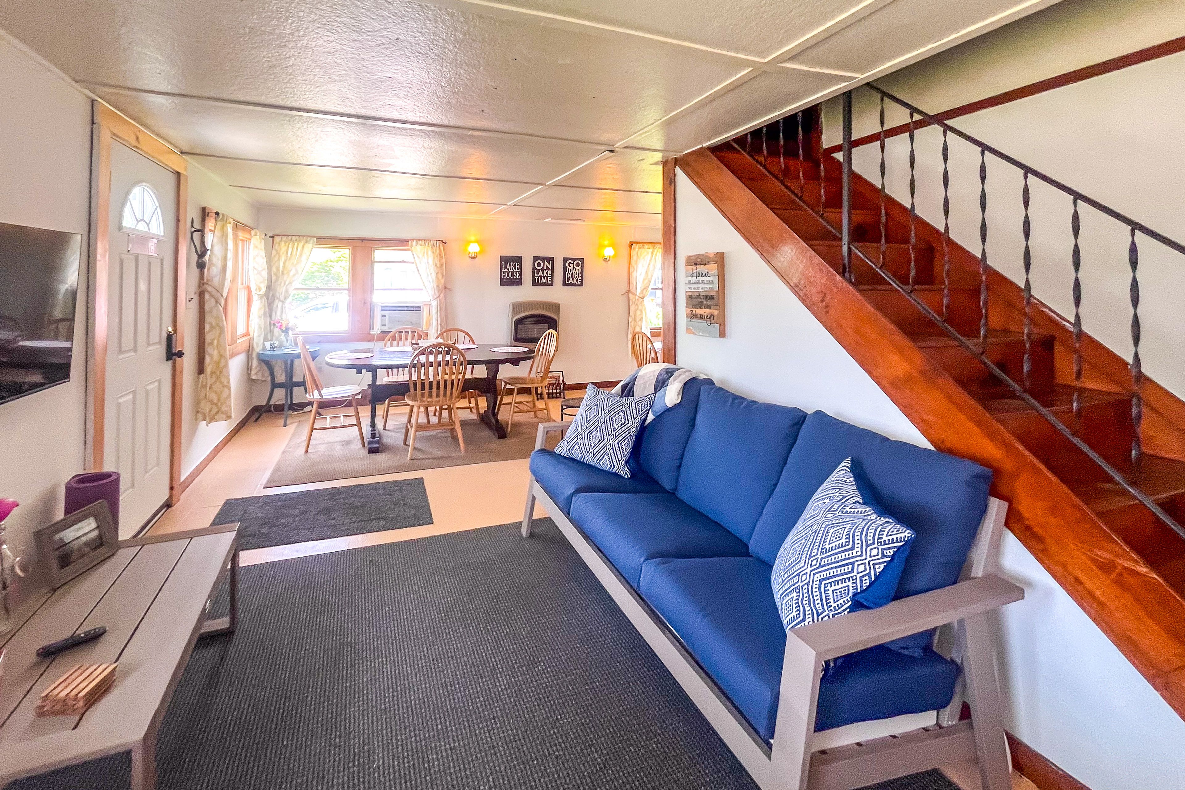 Living Room | 1st Floor | Wall Heater | Keyless Entry