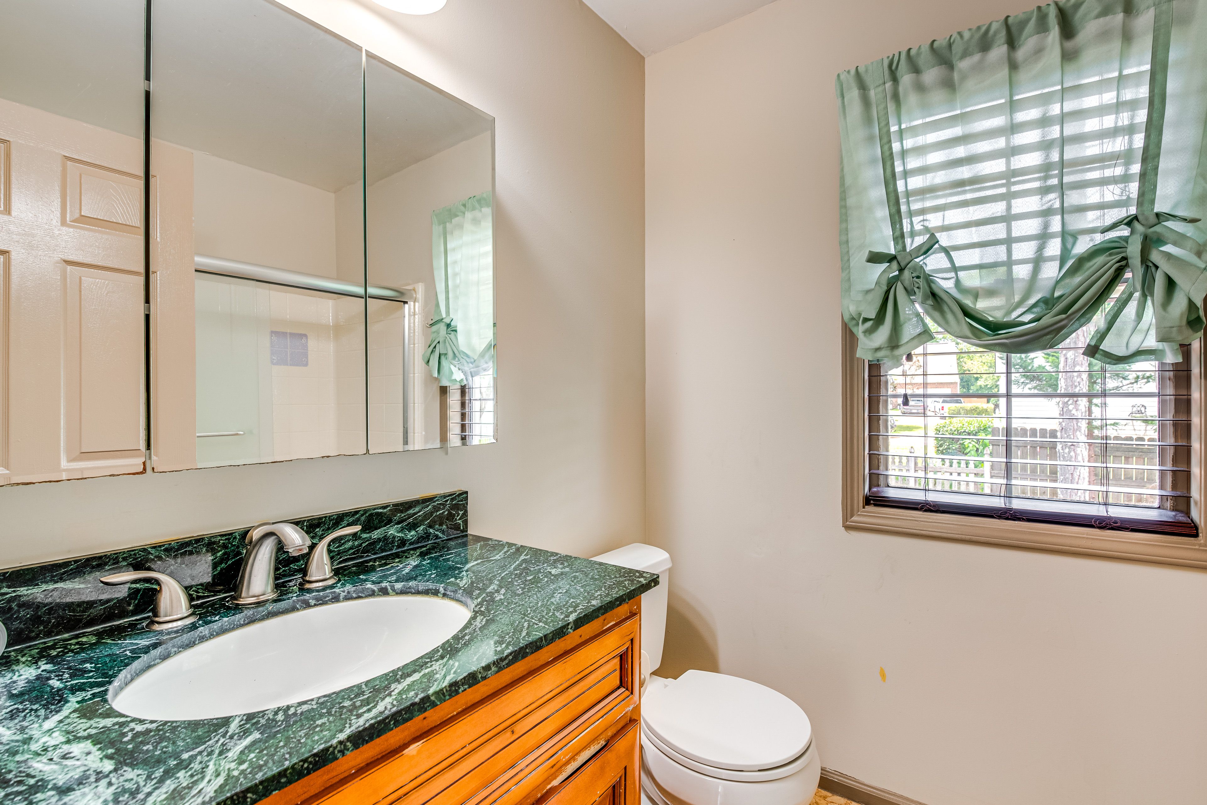Full Bathroom | 2nd Floor