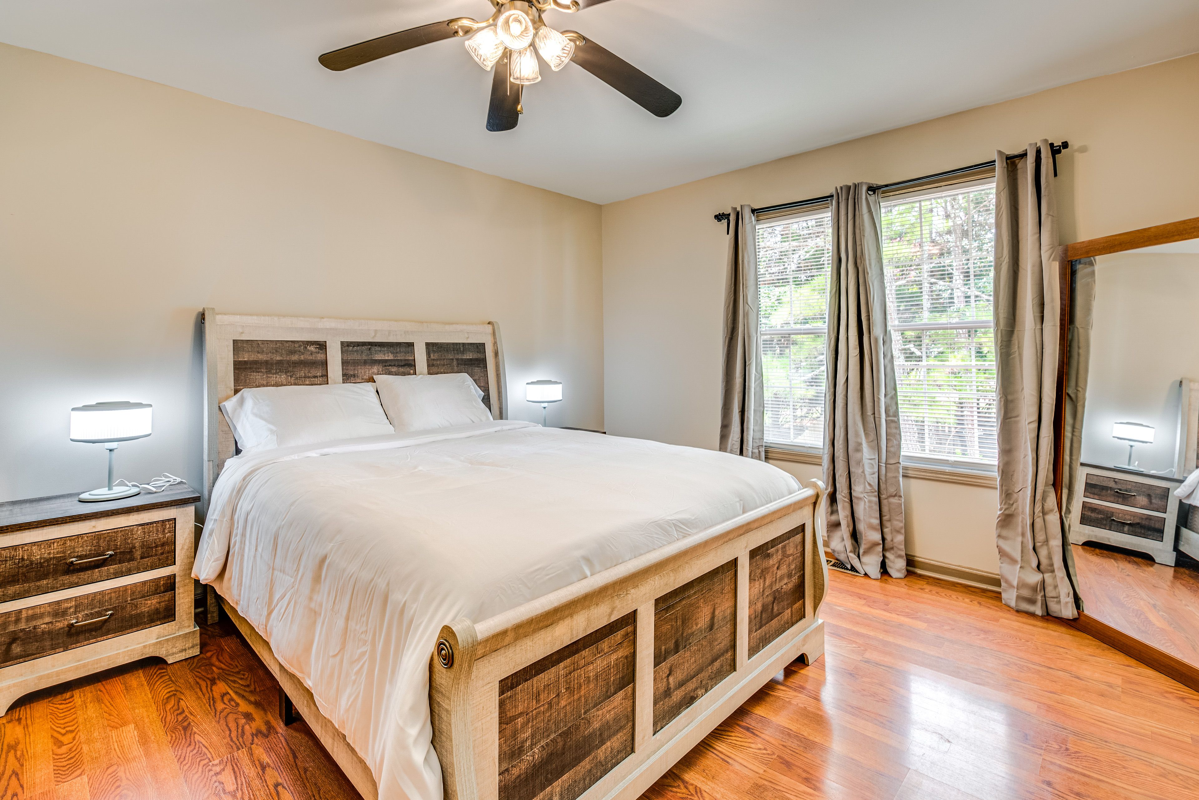 Bedroom 4 | Queen Bed | 2nd Floor