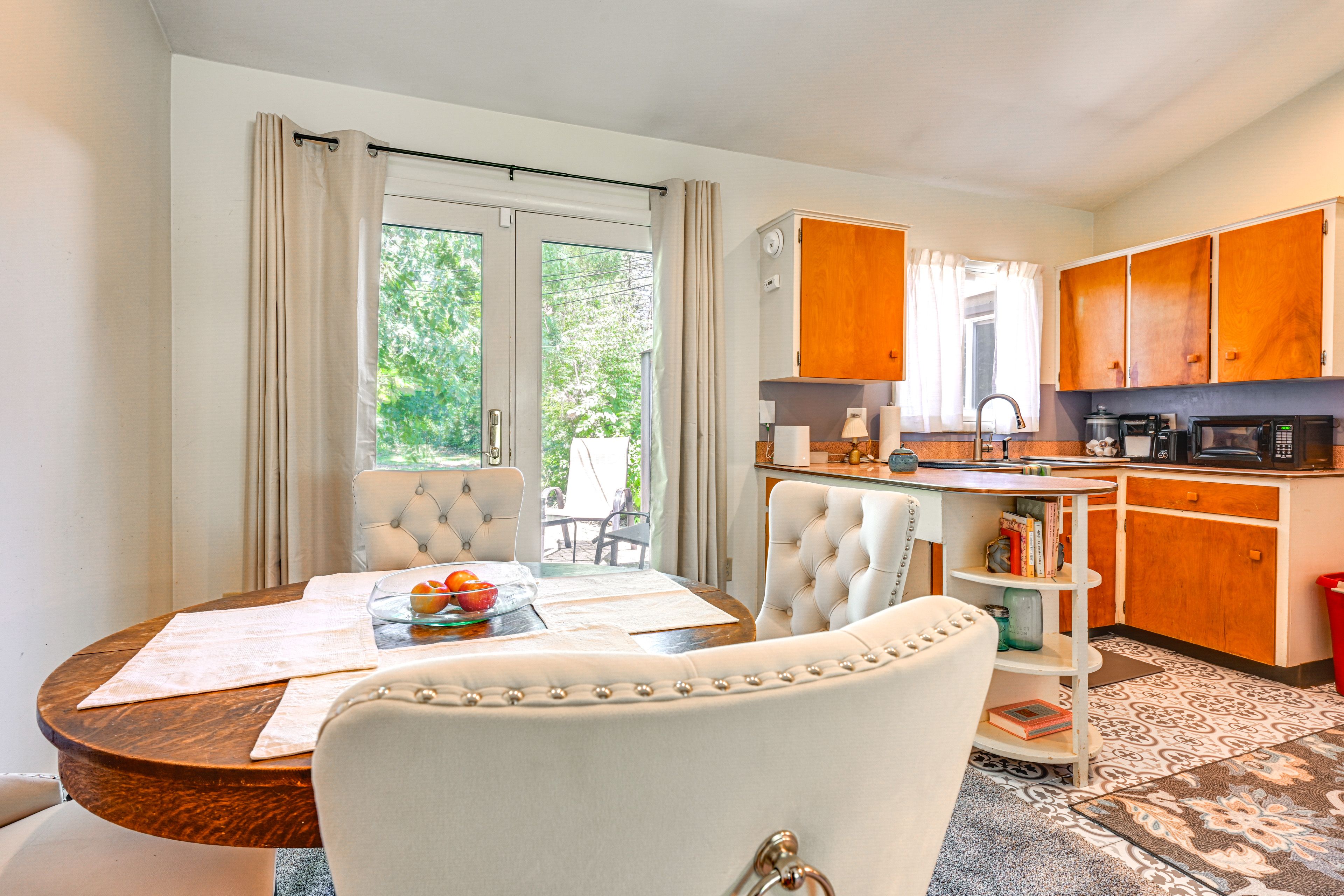 Kitchen | Single-Story Apartment | Central Heating