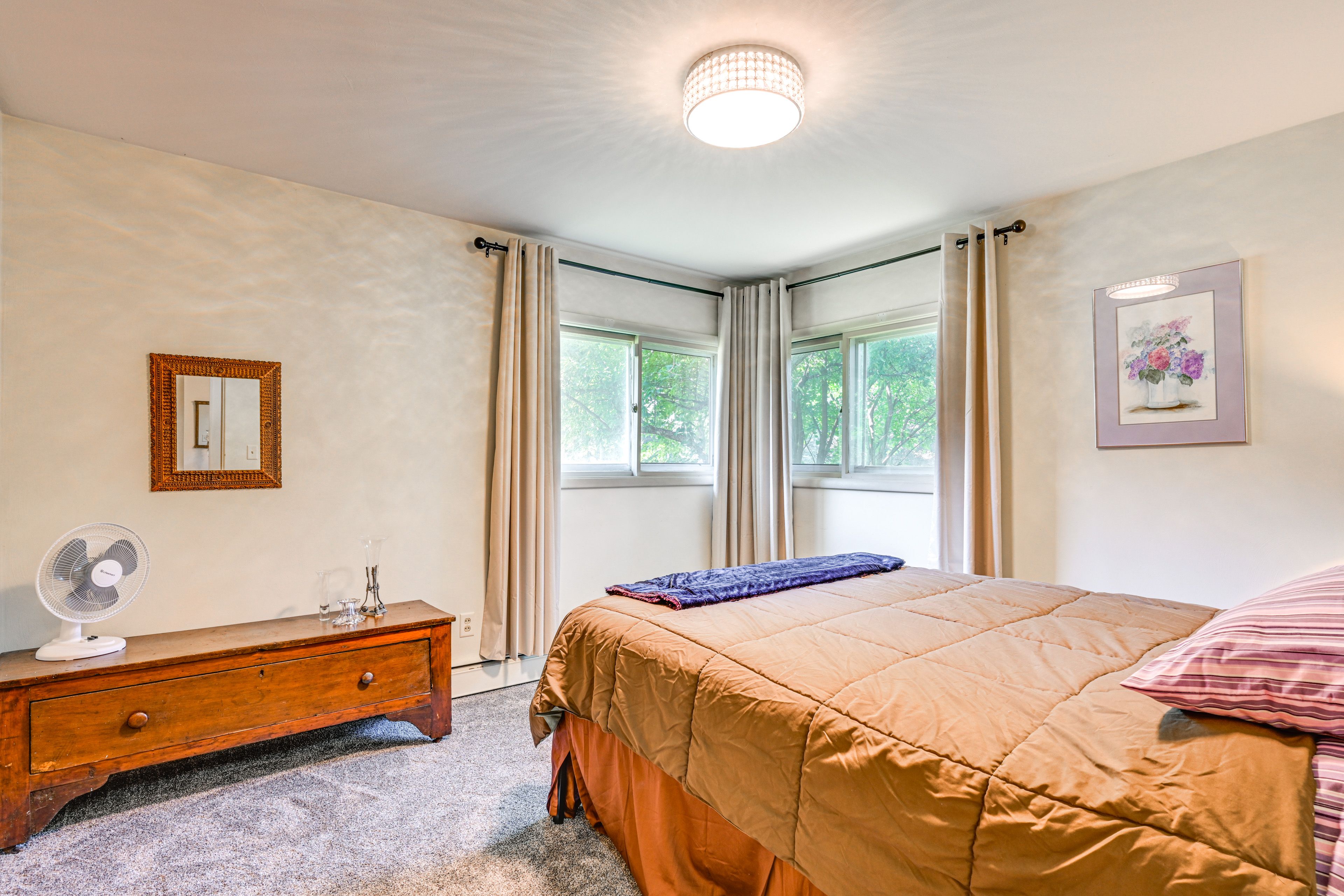 Bedroom 1 | Queen Bed | Linens Provided