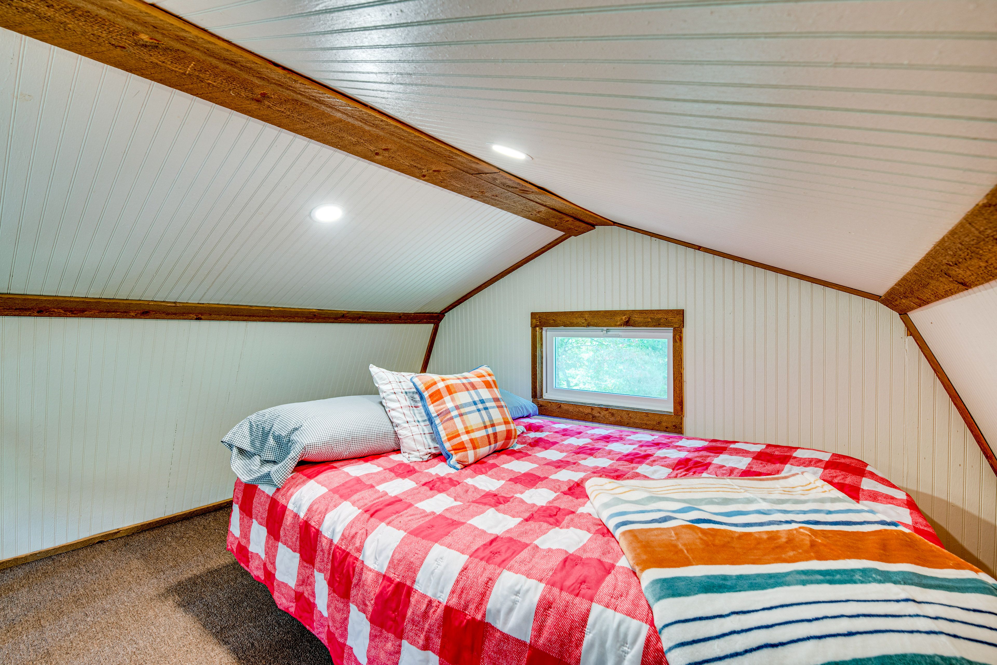 Loft | Full Bed
