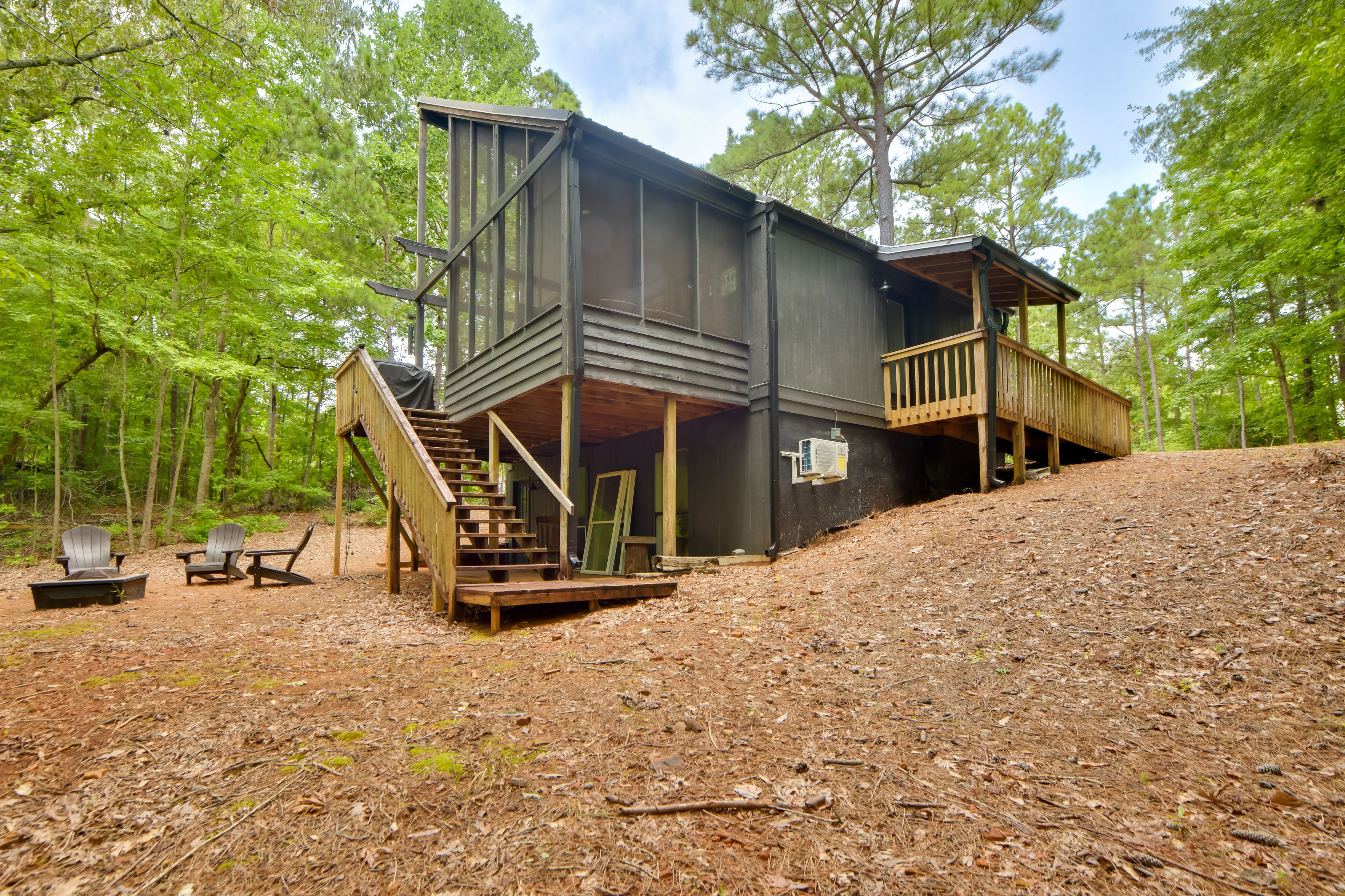 Private Yard | Fire Pit