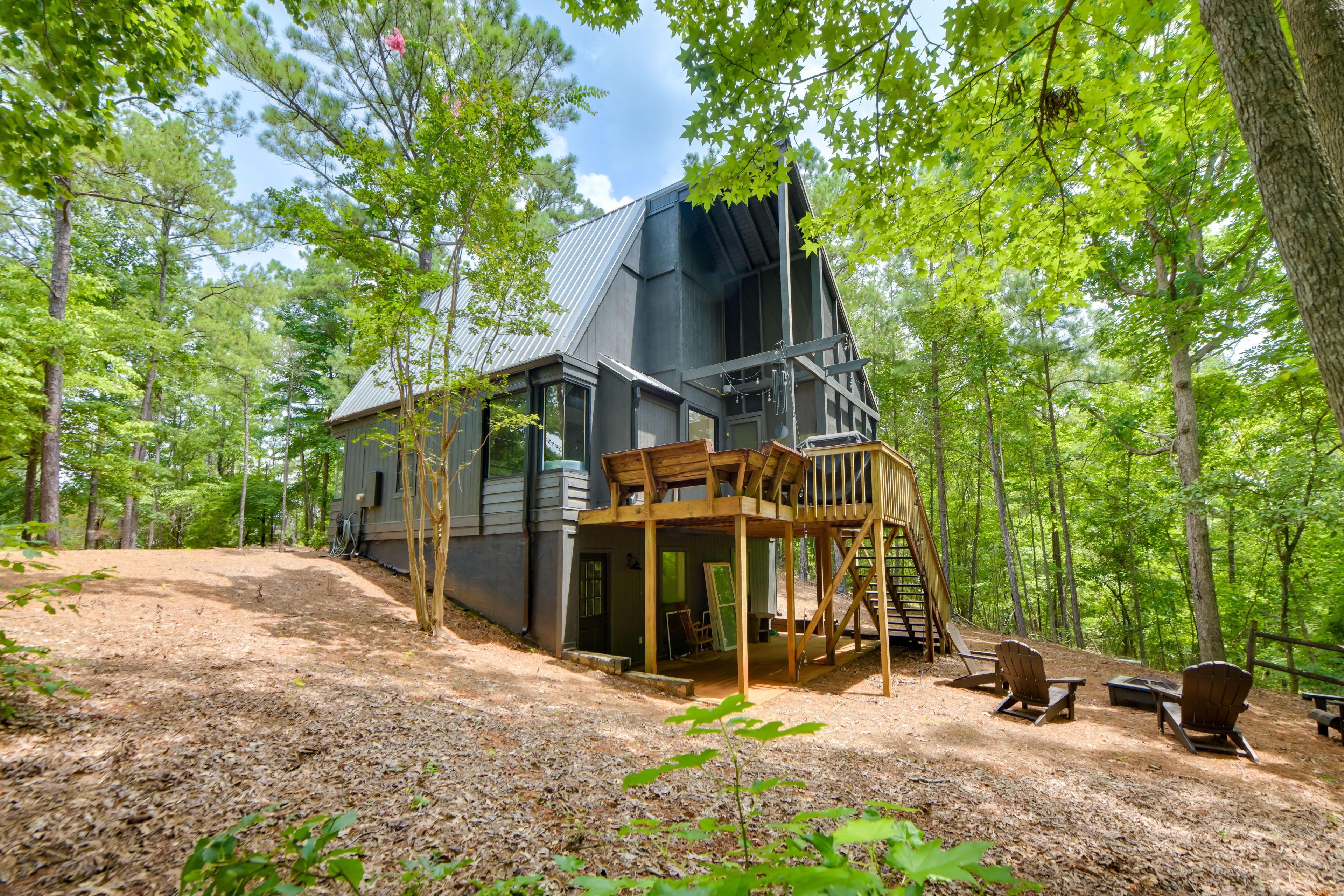 Exterior | Multi-Level Cabin | Bedroom/Full Bathroom on 1st Floor