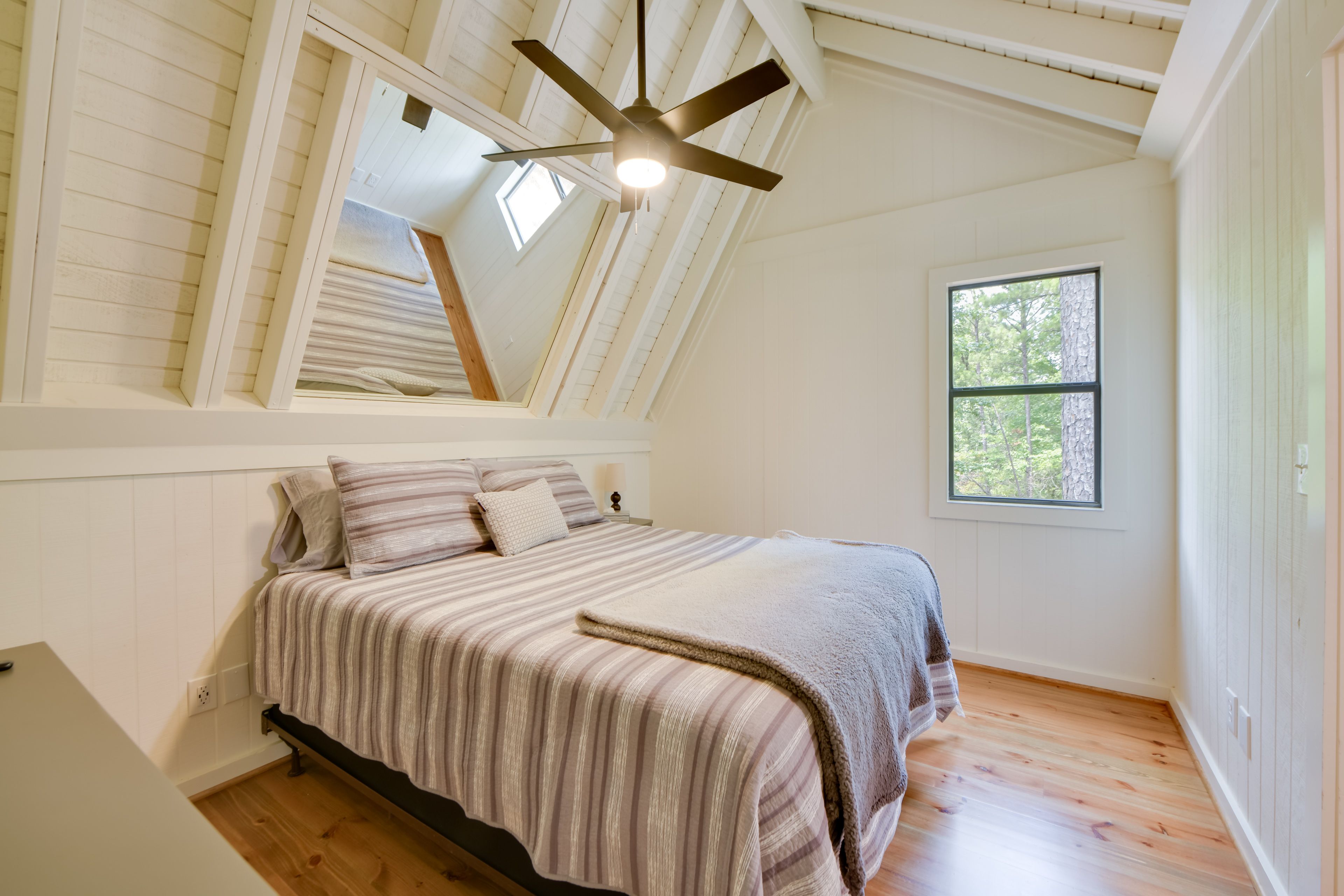 Bedroom 2 | Queen Bed | 2nd Floor | En-Suite Bathroom