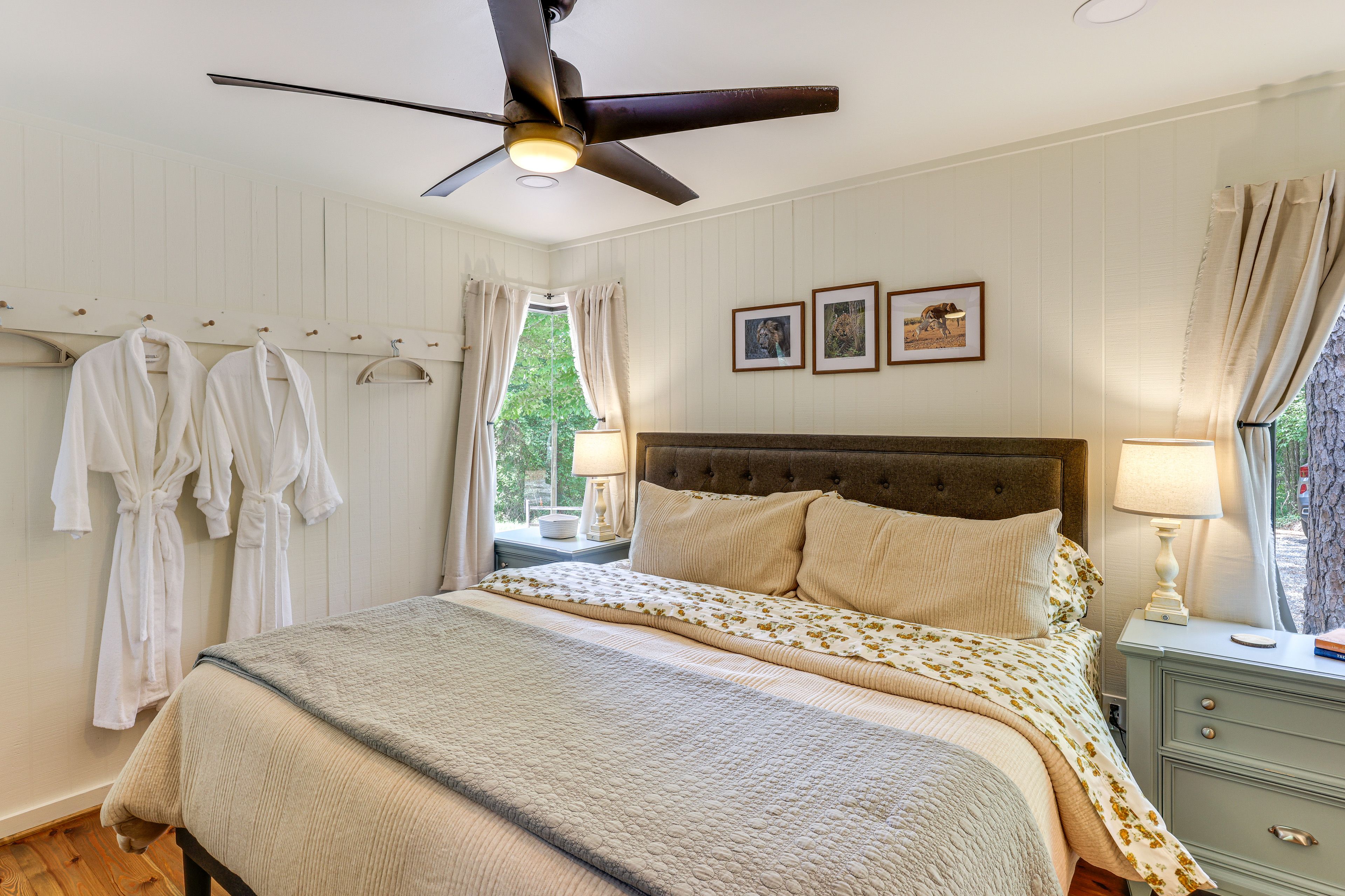 Bedroom 1 | King Bed | 1st Floor | Linens Provided | En-Suite Bathroom
