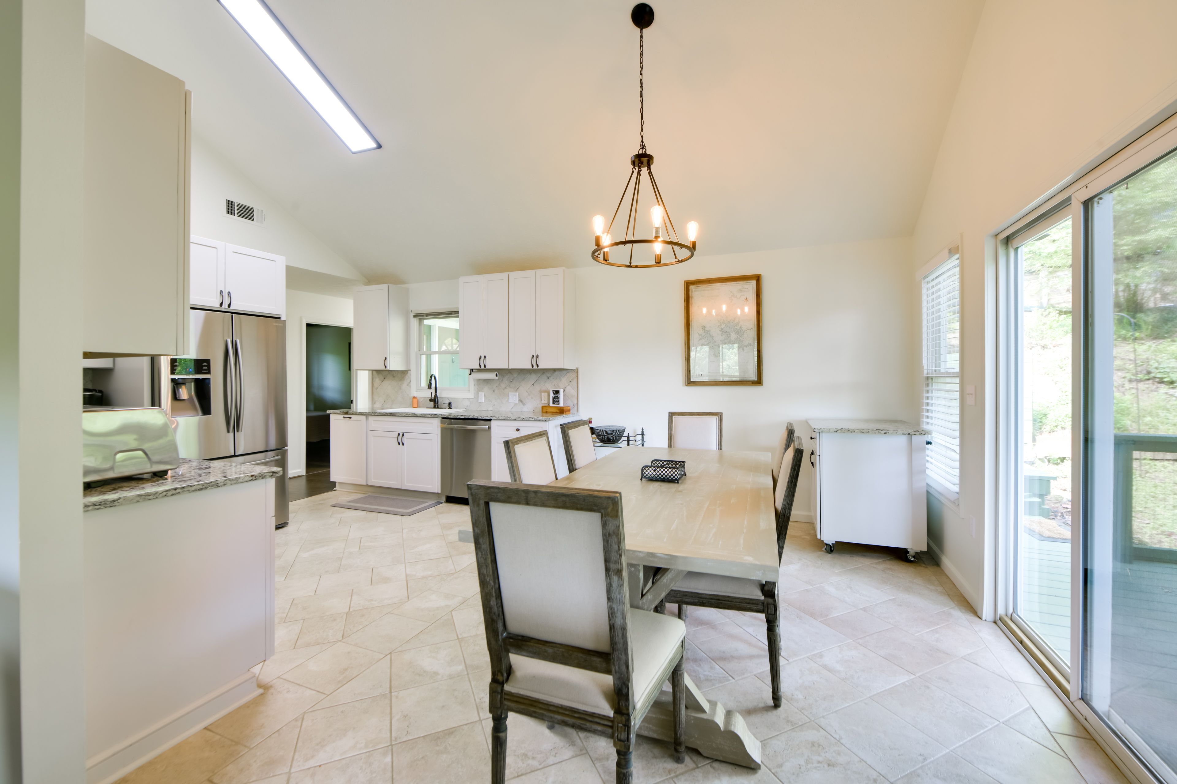 Dining Area | 1st Floor | Dishware/Flatware | Trash Bags/Paper Towels