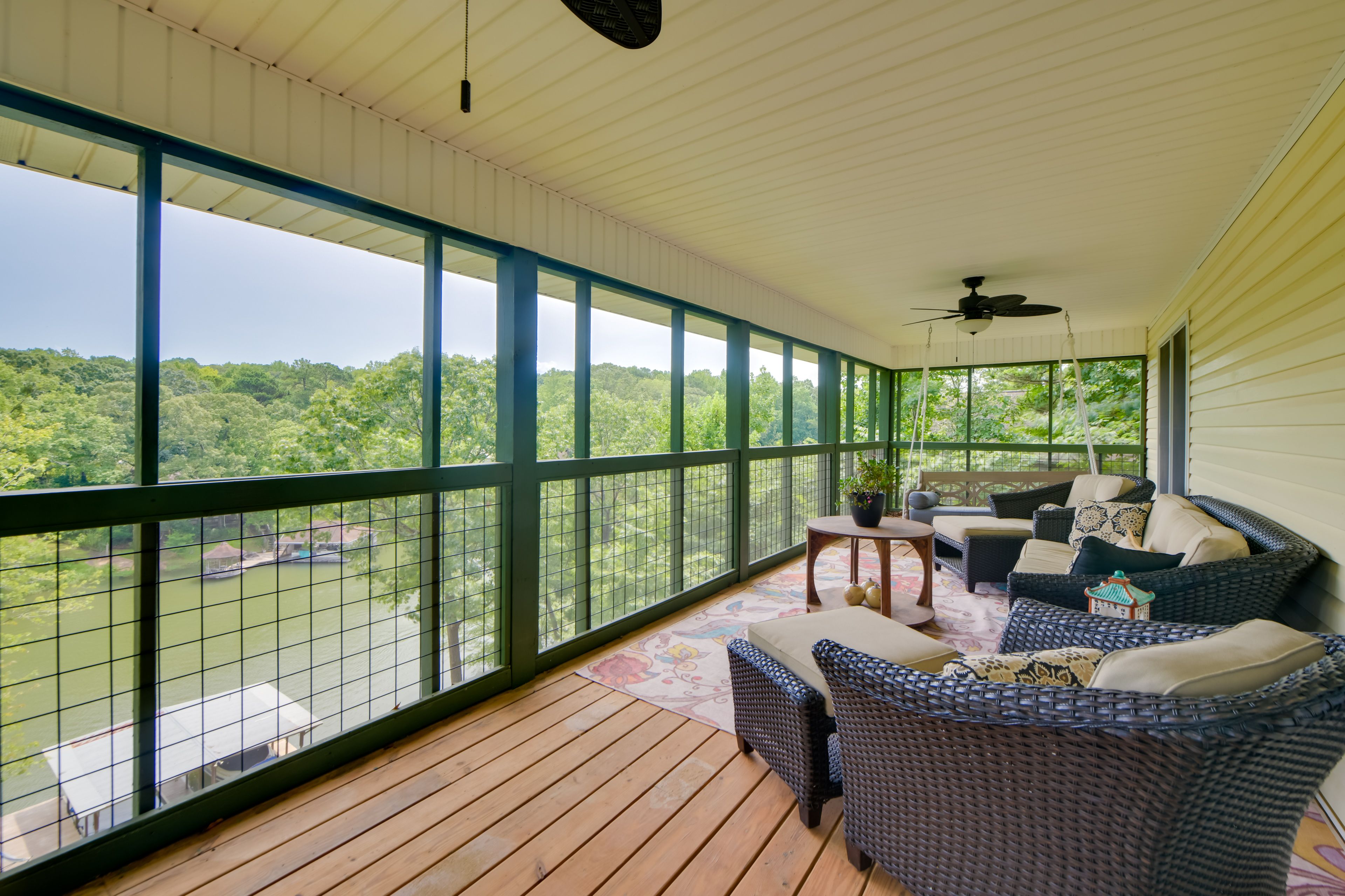 Dadeville Vacation Rental | 3BR | 3BA | 2,000 Sq Ft | Stairs Required