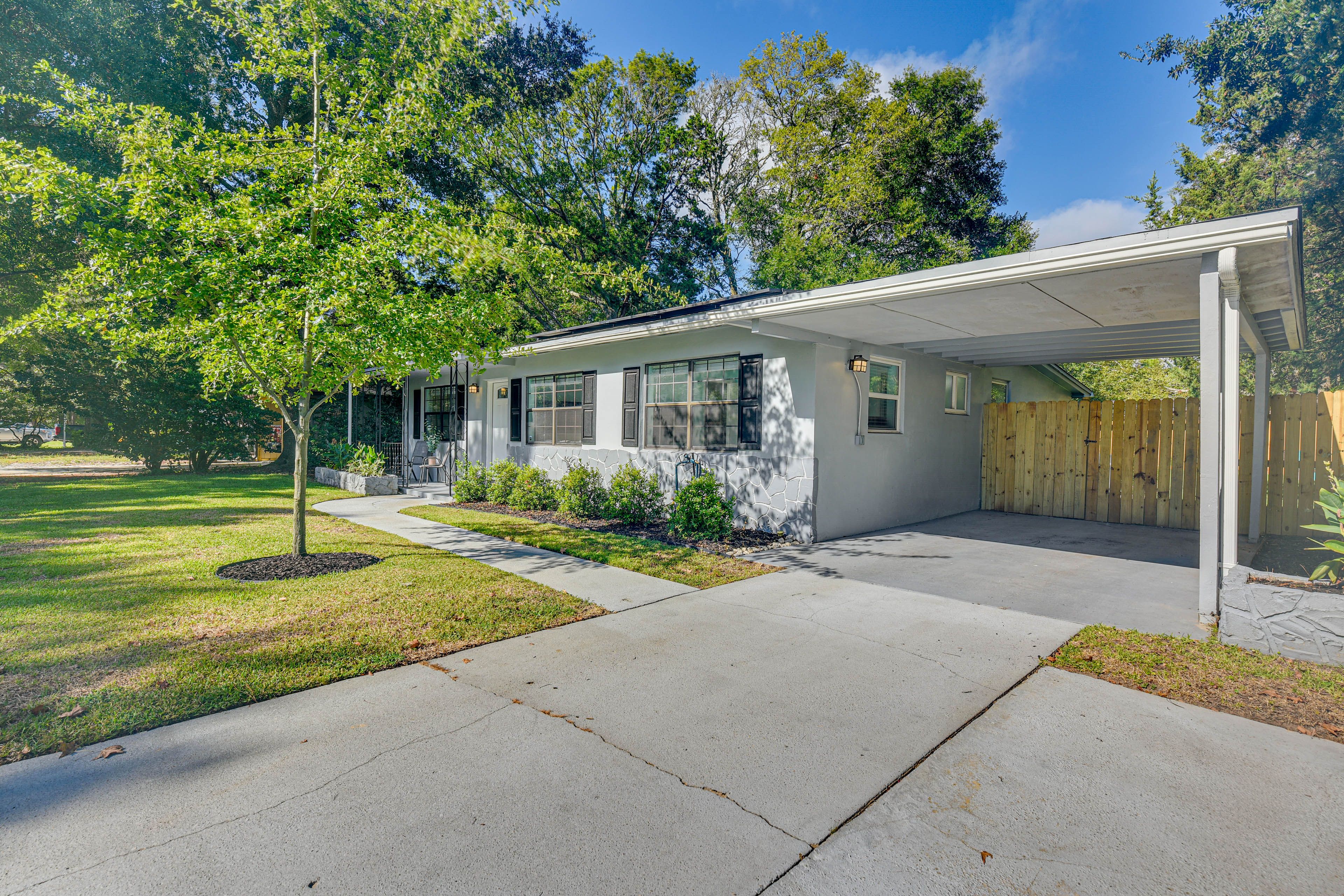 Parking | Driveway (3 Vehicles)