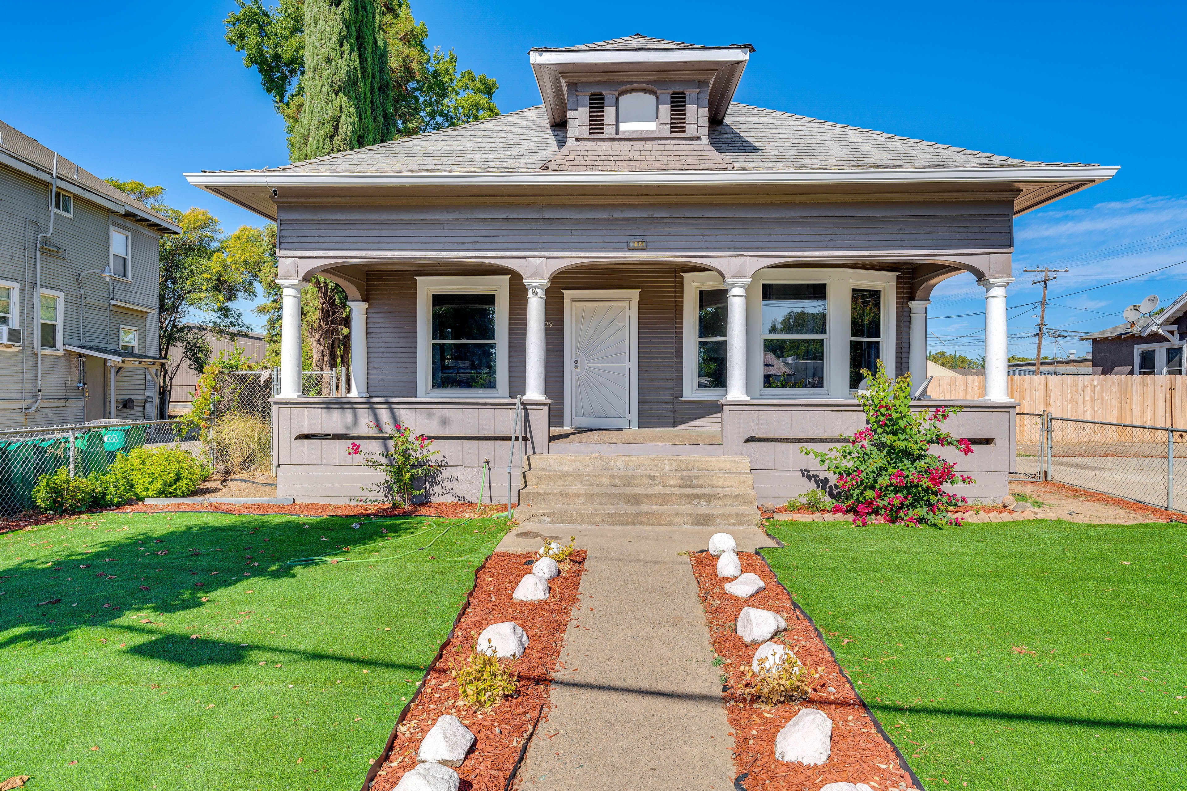 Lodi Vacation Rental | 3BR | 2.5BA | Stairs Required | 1,500 Sq Ft