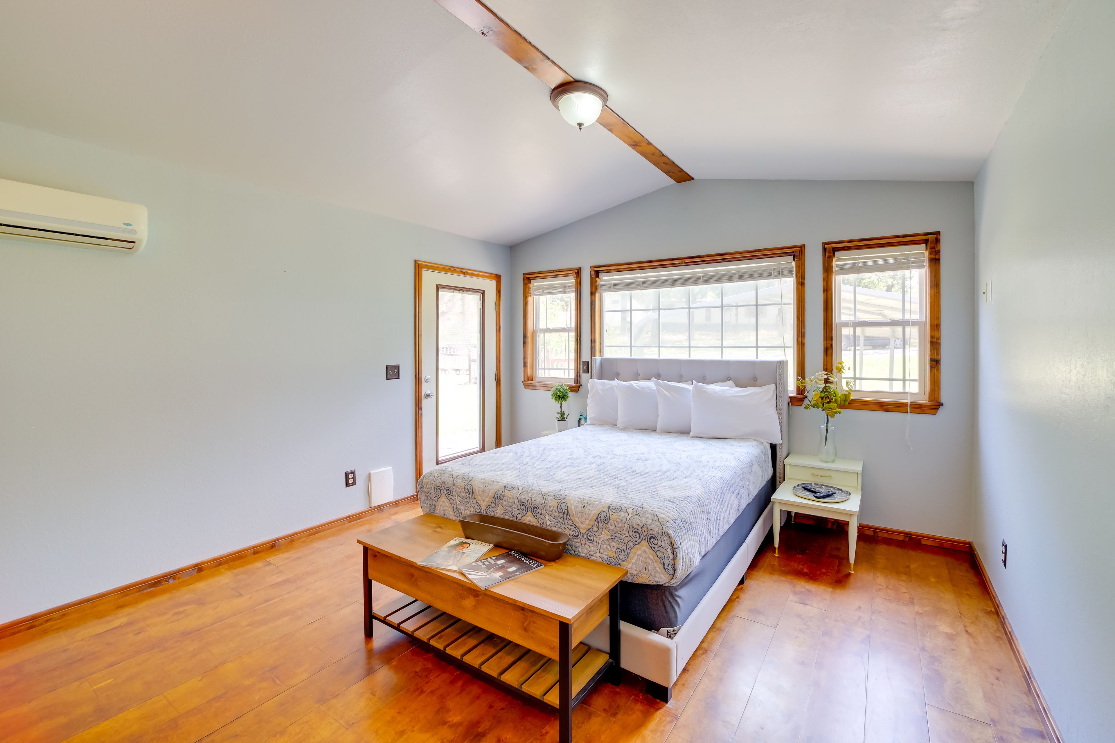 Bedroom 1 | Queen Bed | Linens & Towels Provided