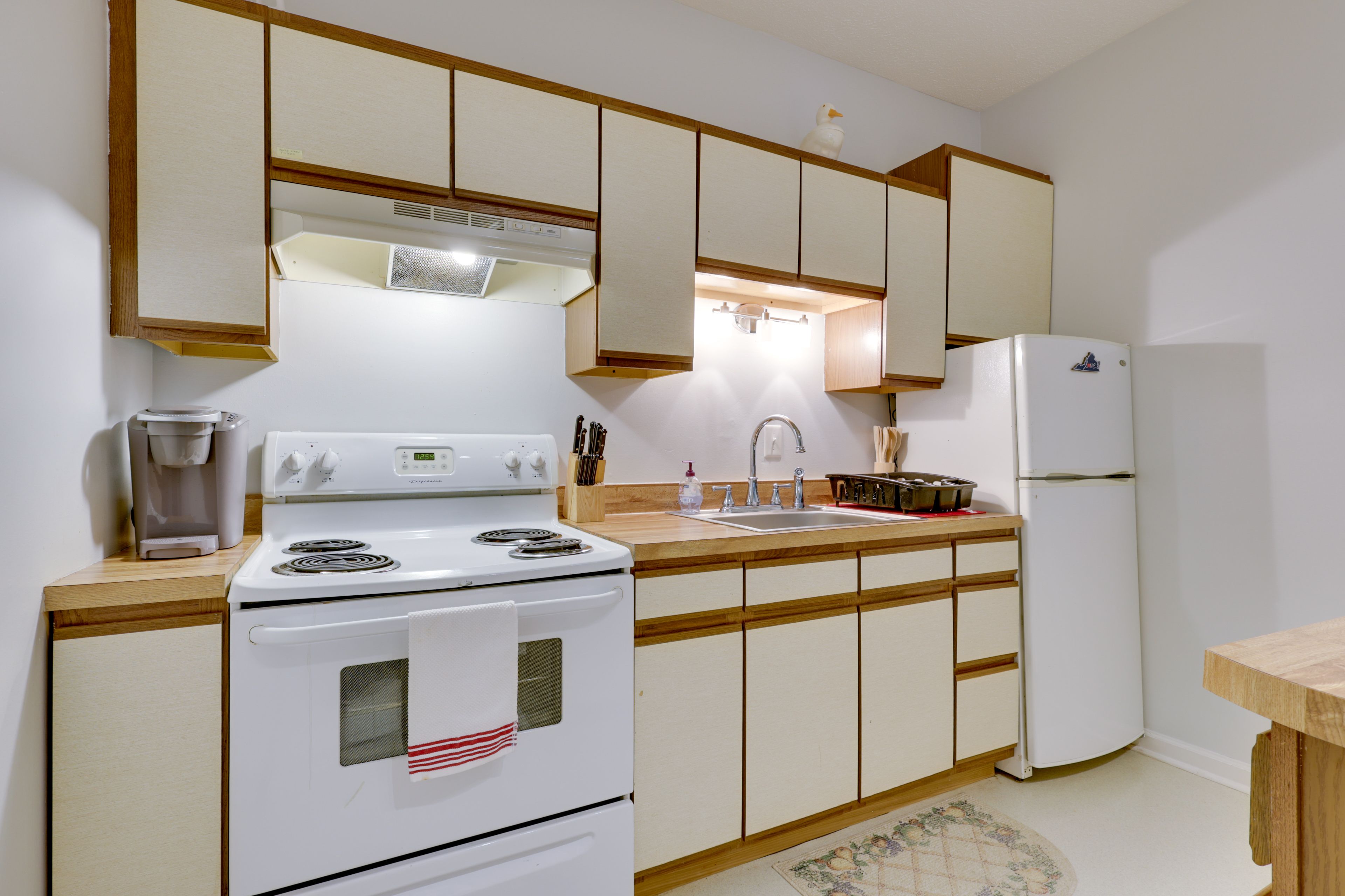 Kitchen | Keurig Coffee Maker | Toaster | Cooking Basics