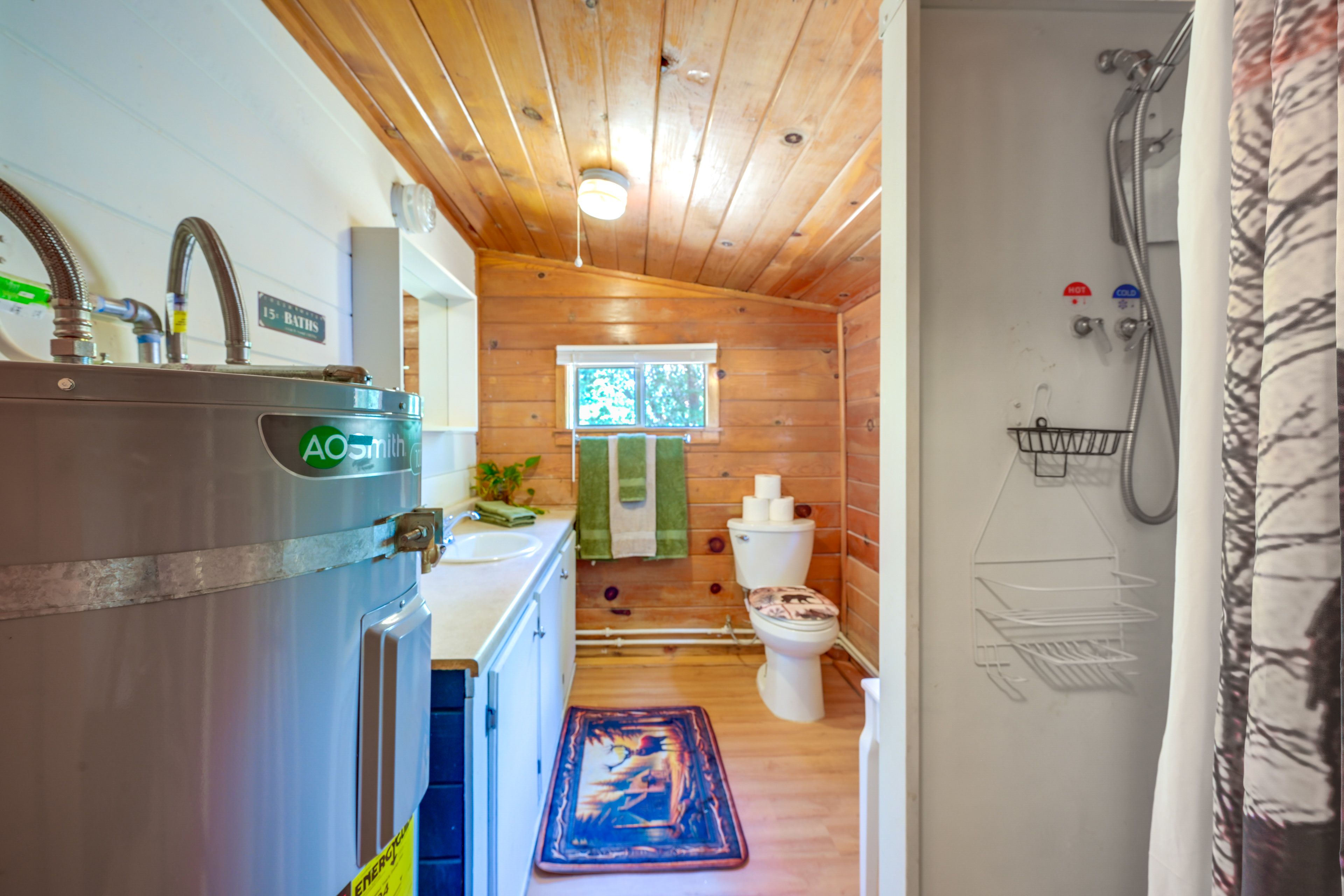 Full Bathroom | Access From Storage Closet