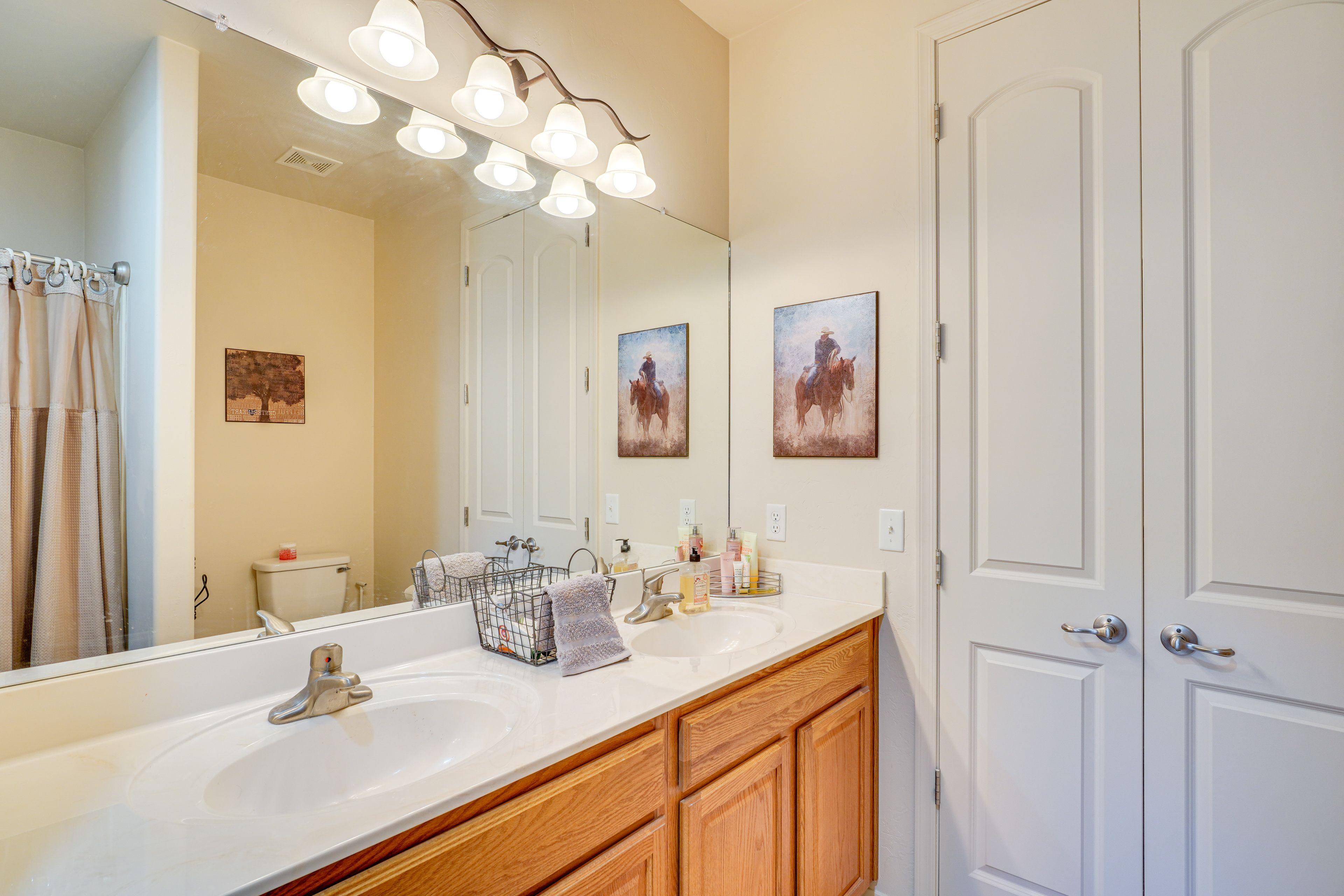En-Suite Bathroom