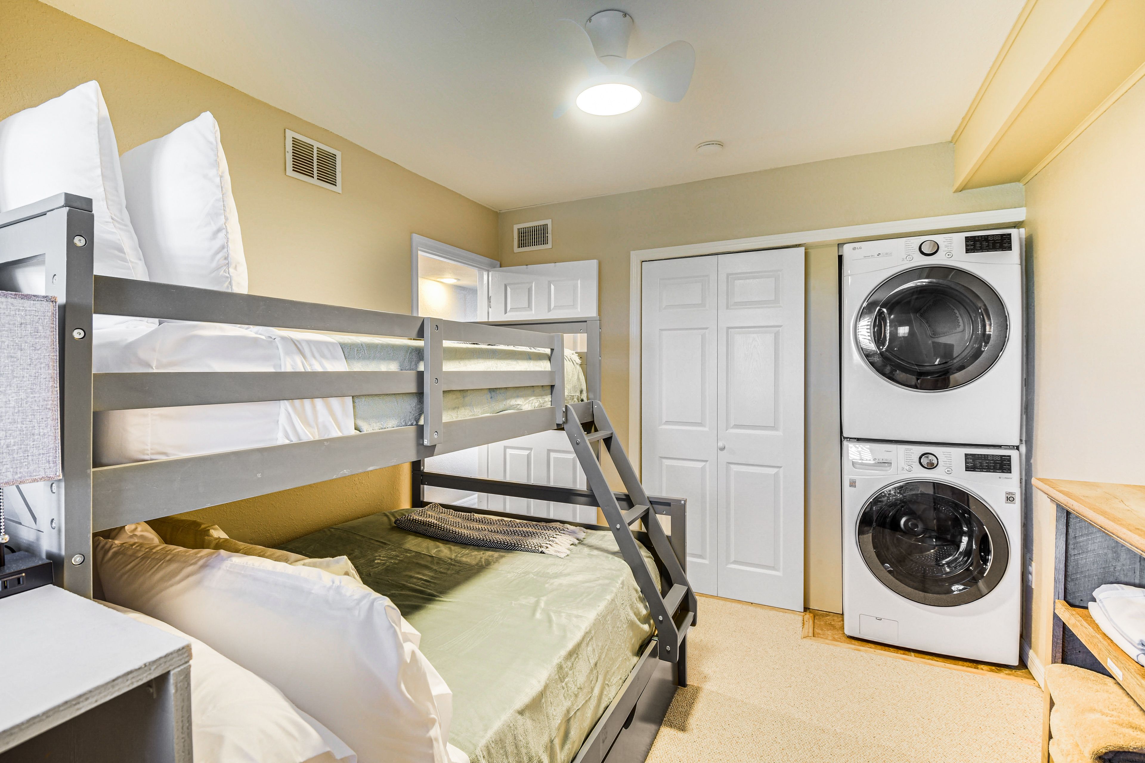 Washer/Dryer | 2nd Floor