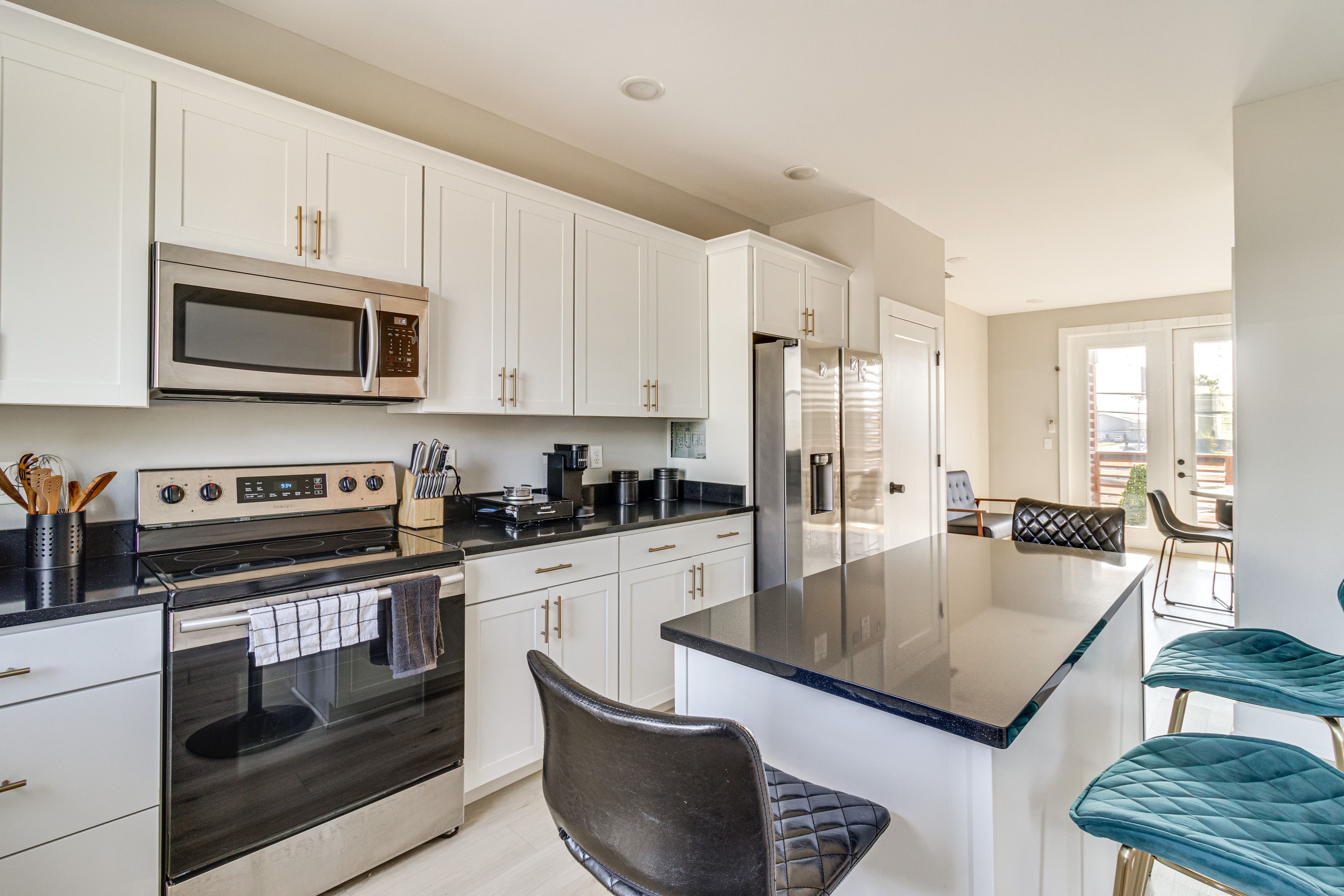 Chattanooga Vacation Rental | 2BR | 2BA | 1,336 Sq Ft | Stairs Required