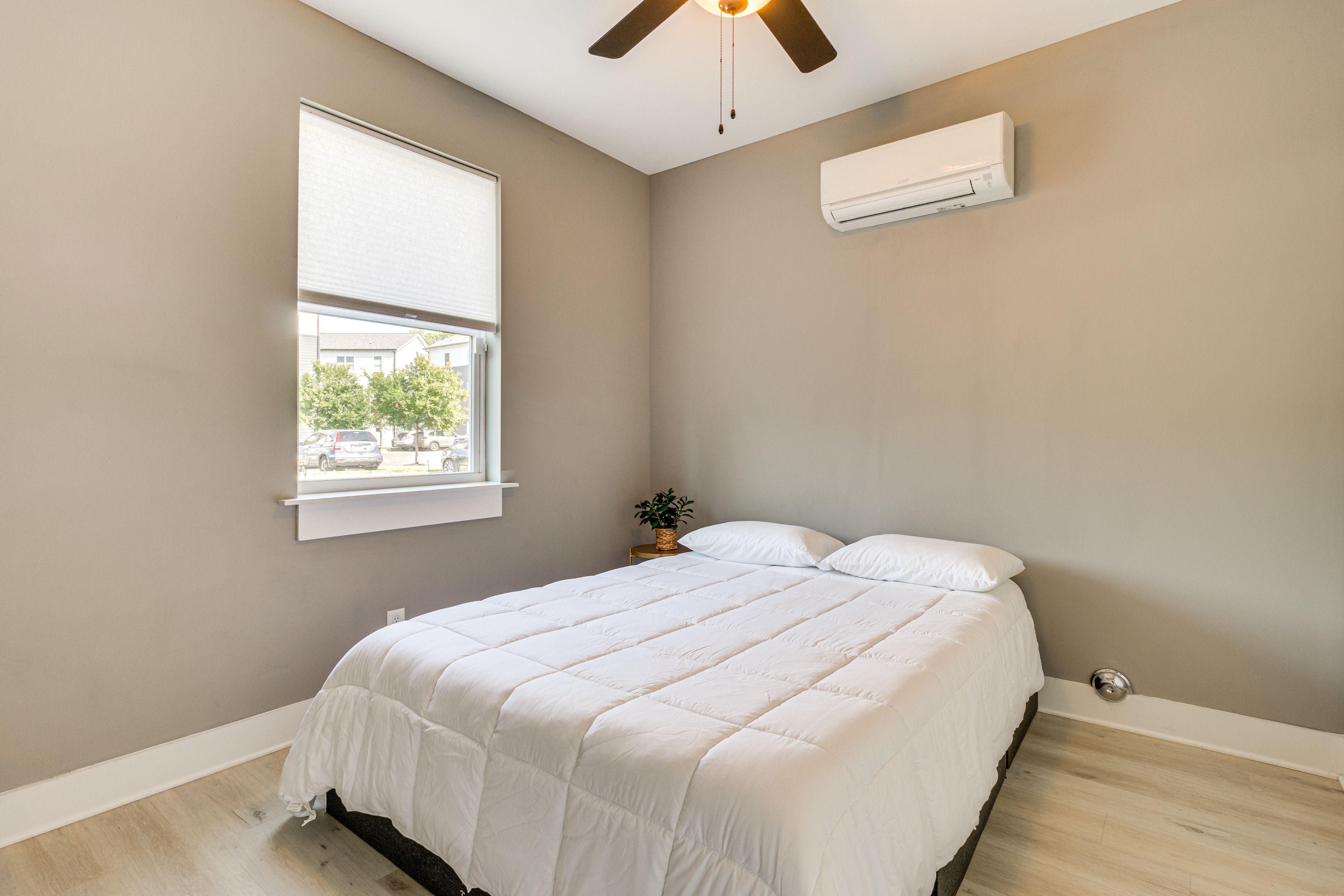 Bedroom 1 | 1st Floor | Queen Bed