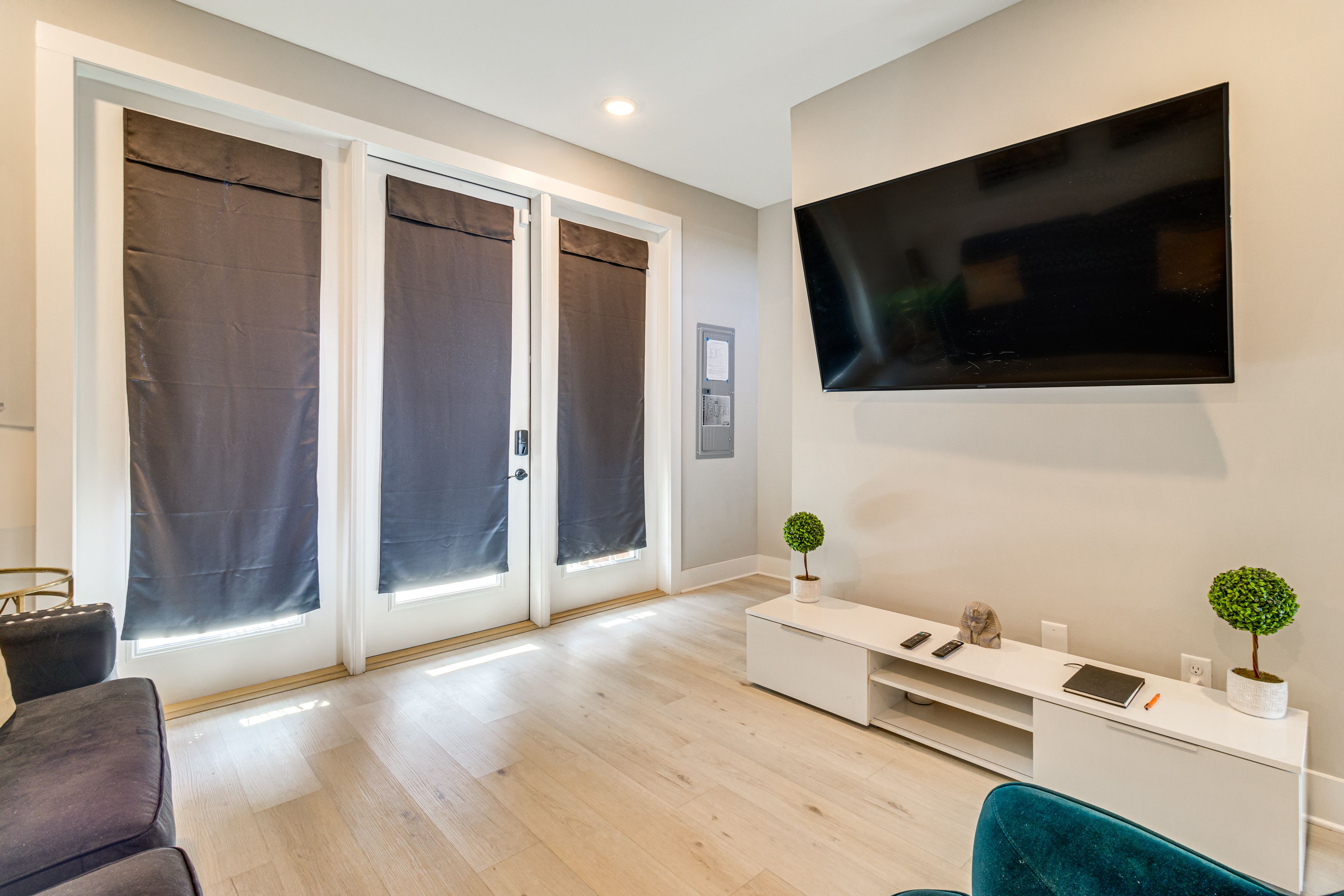 Living Room | 1st Floor | Central A/C | Electric Heating | Free WiFi