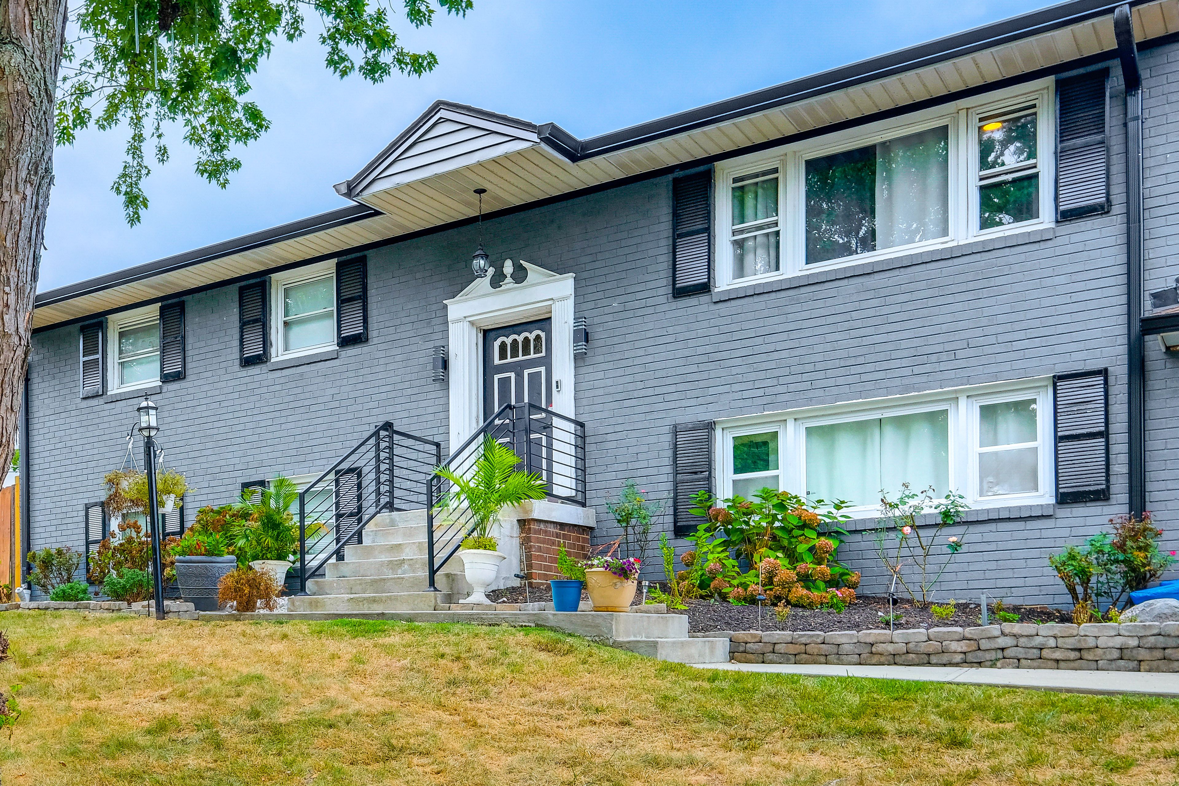 Exterior | Driveway (5 Vehicles) | Free Street Parking