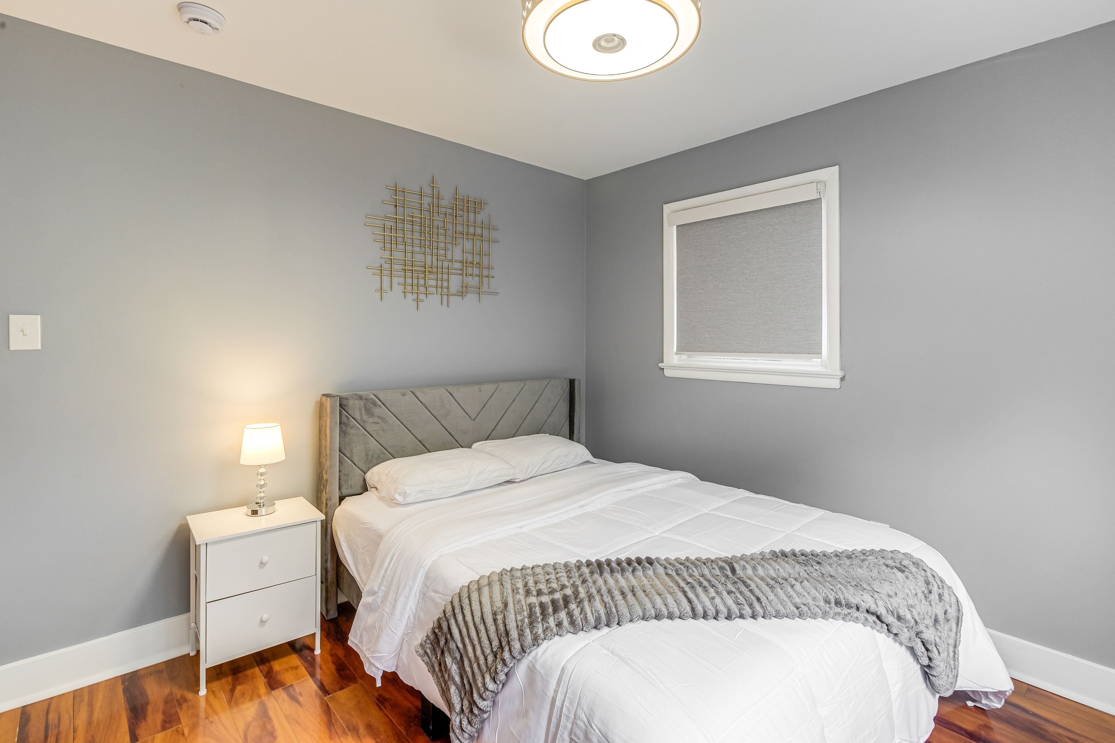 Bedroom 2 | Queen Bed