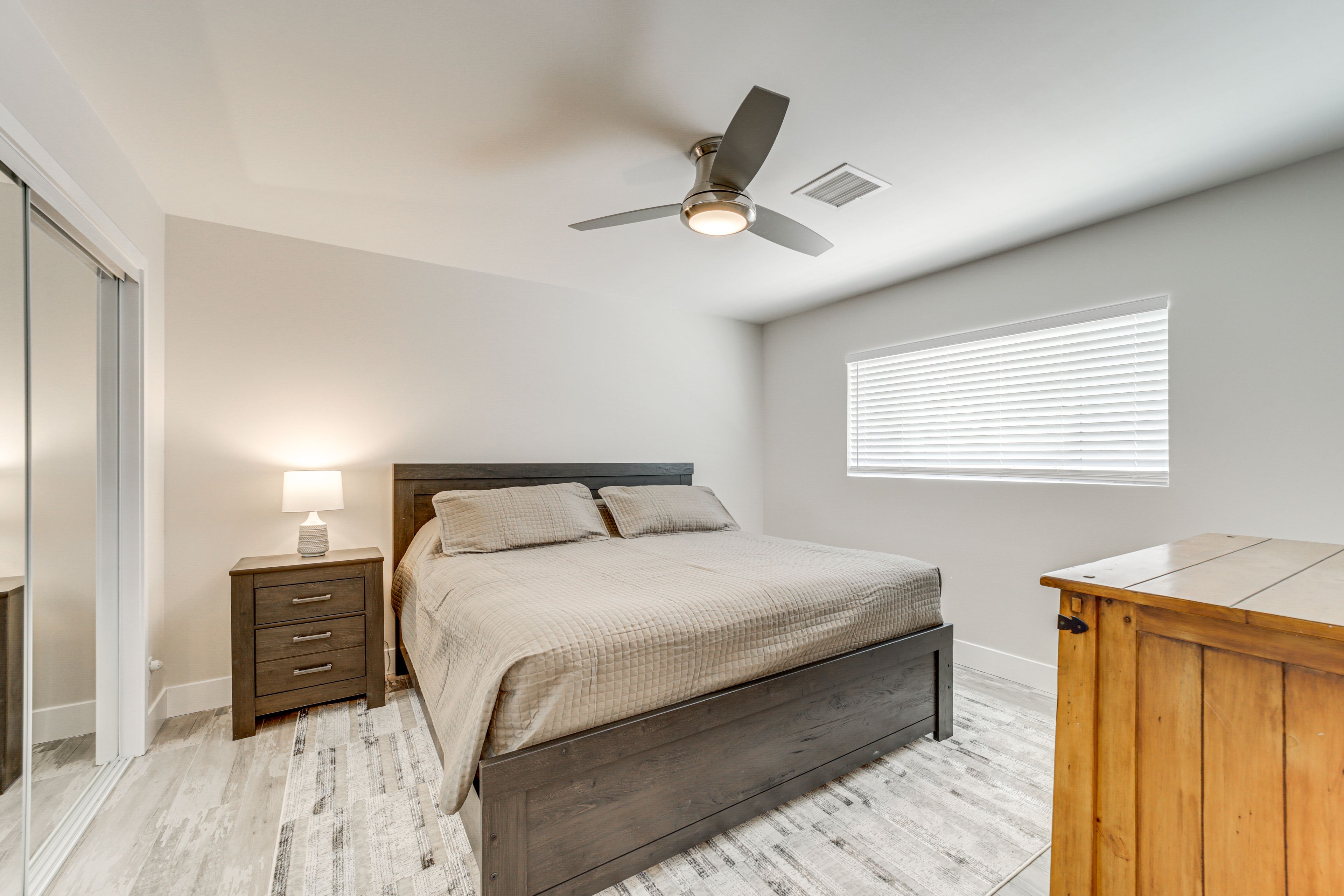 Bedroom 2 | King Bed
