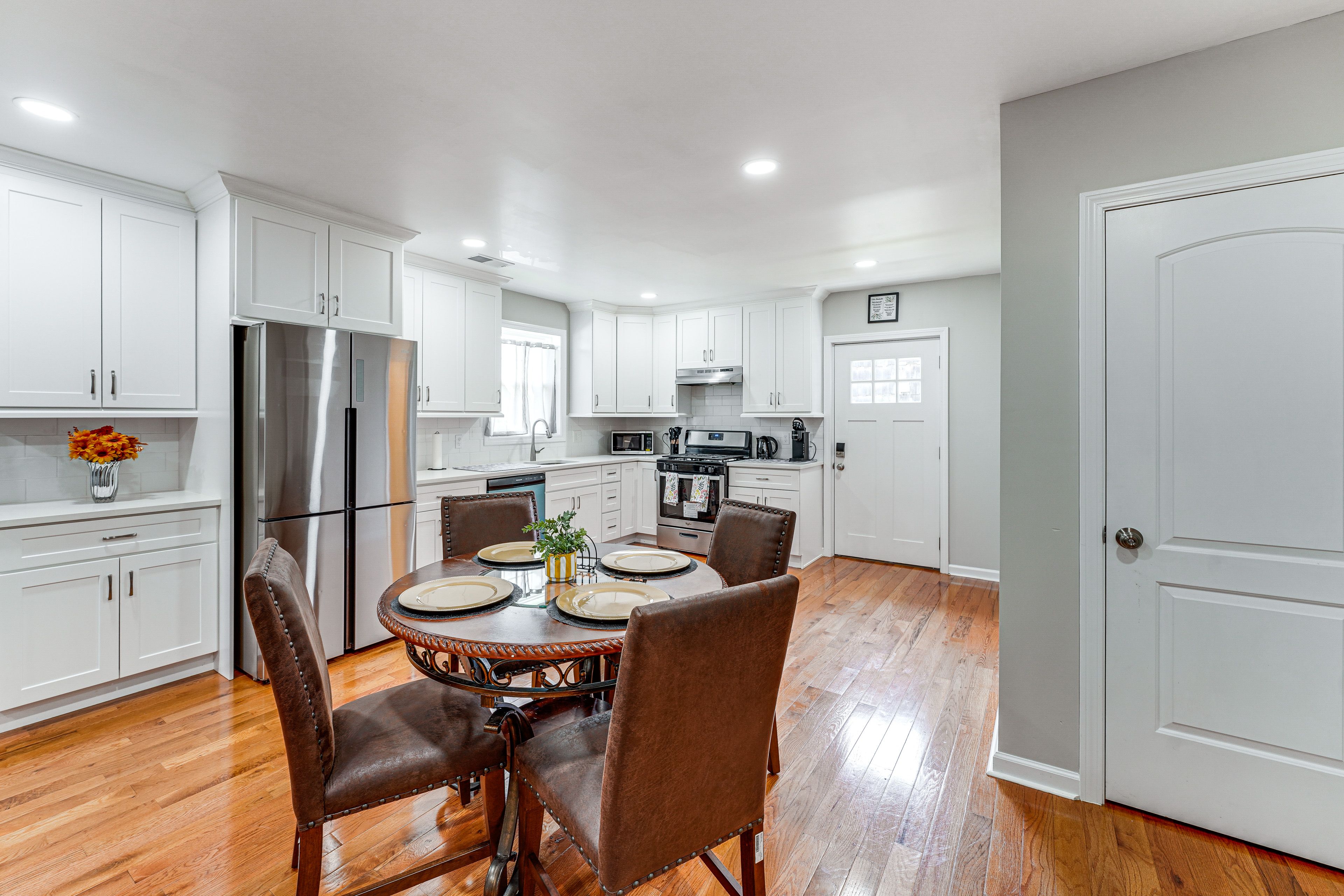 Dining Area/Kitchen | Keurig Coffee Maker | Dishwasher
